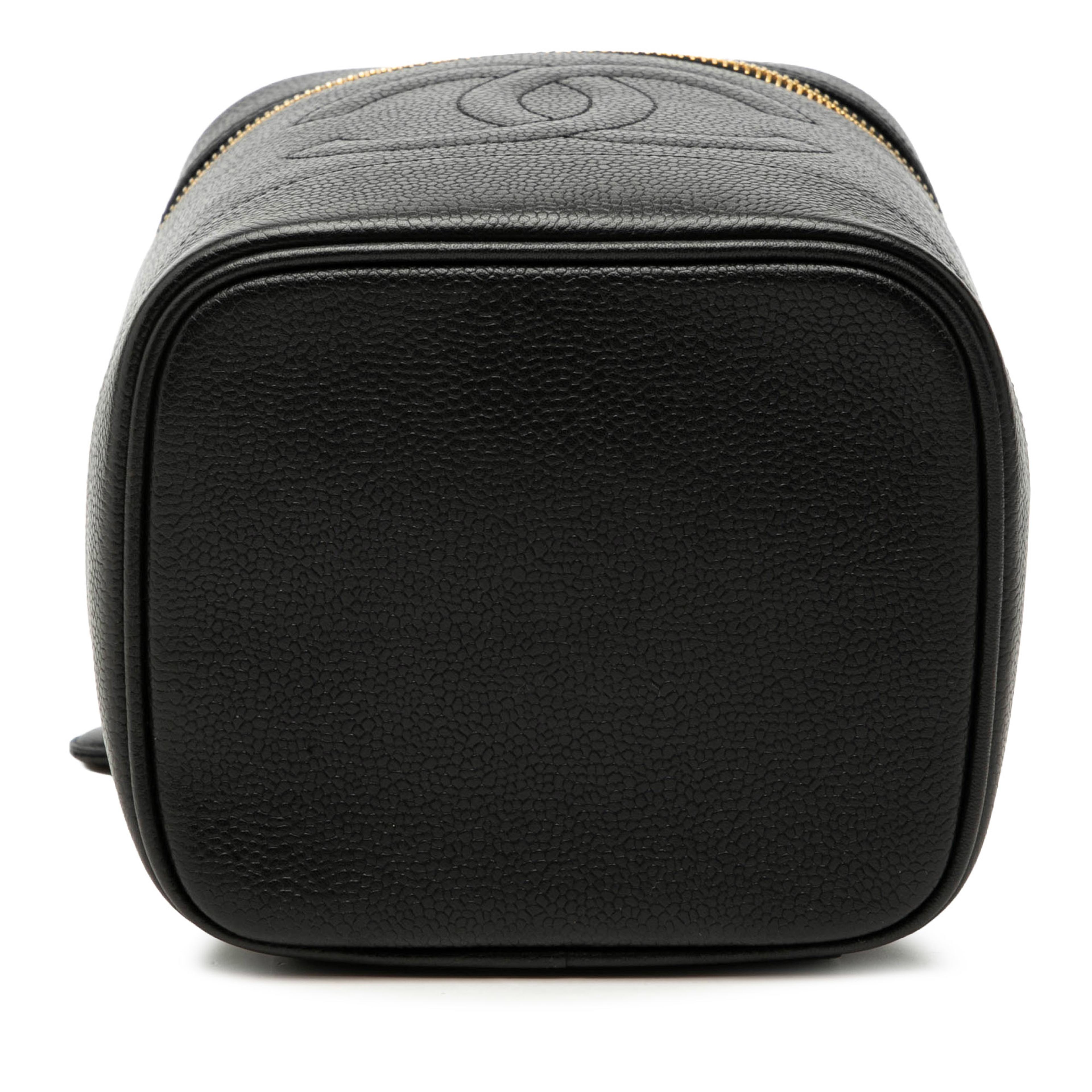 Chanel Cc Caviar Vanity Bag, från Luxclusif, i färgen svart. Klicka för att öppna bilden i stort format