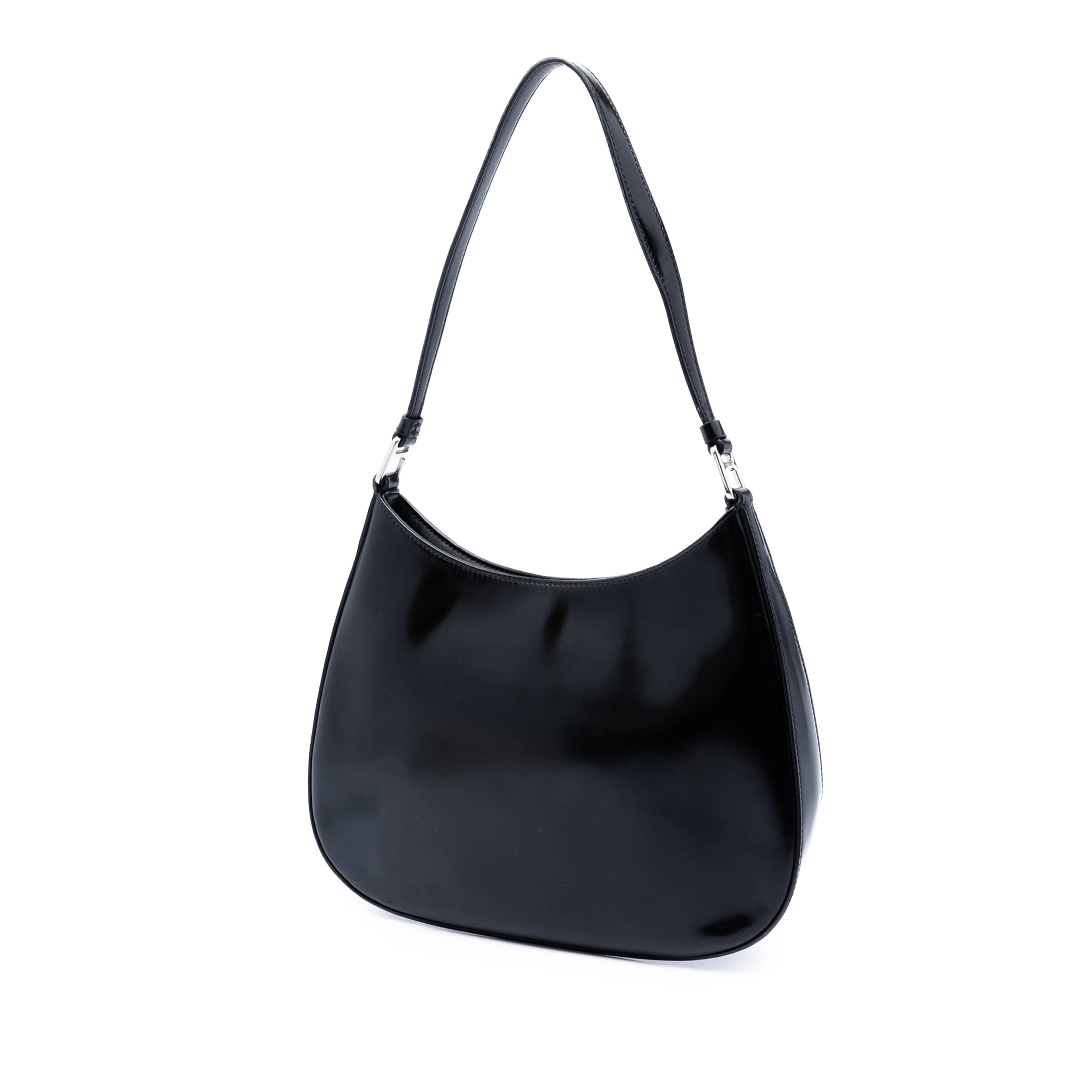 Prada Spazzolato Leather Cleo Shoulder Bag, från Luxclusif, i färgen svart. Klicka för att öppna bilden i stort format