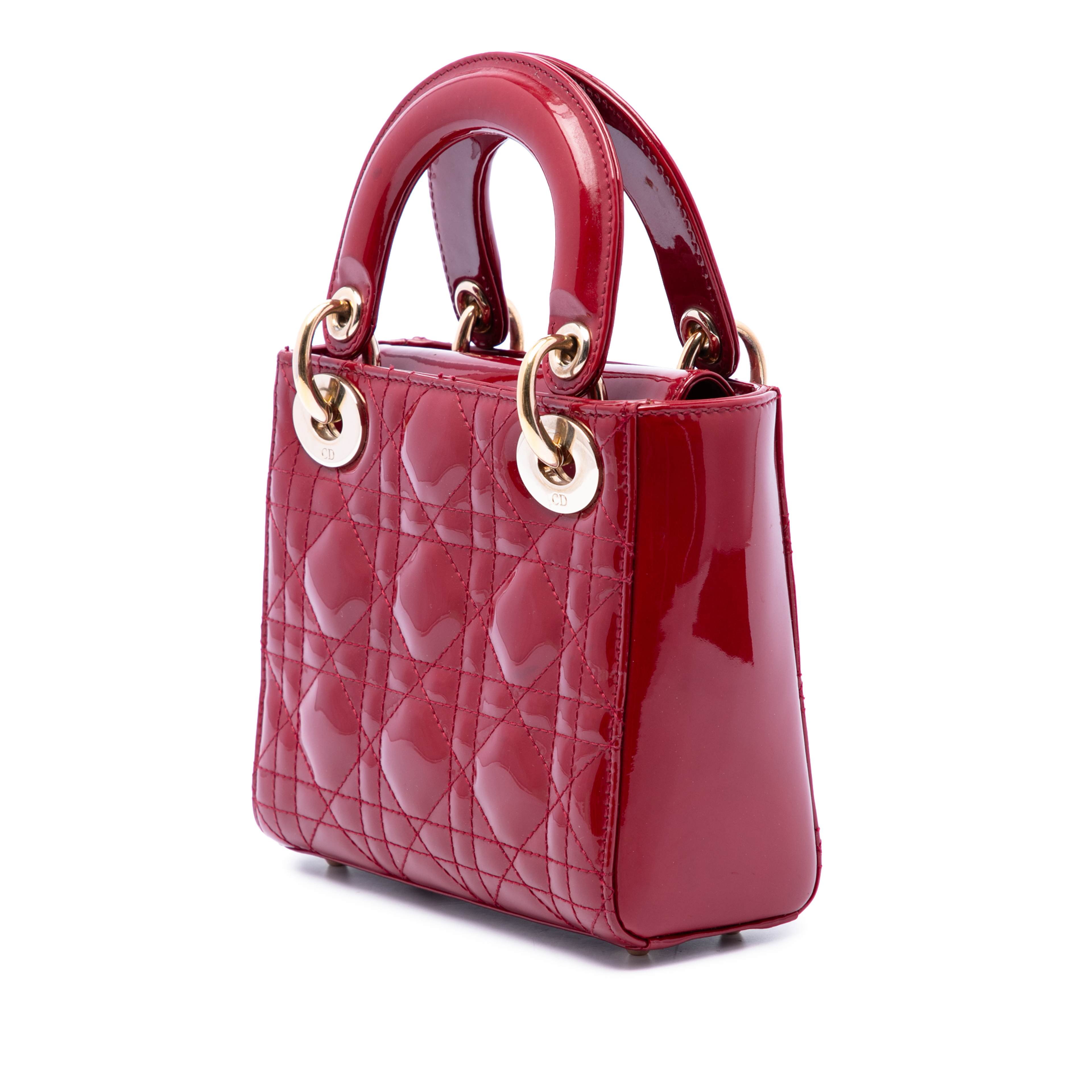 Dior Mini Patent Cannage Lady Dior, från Luxclusif, i färgen röd. Klicka för att öppna bilden i stort format