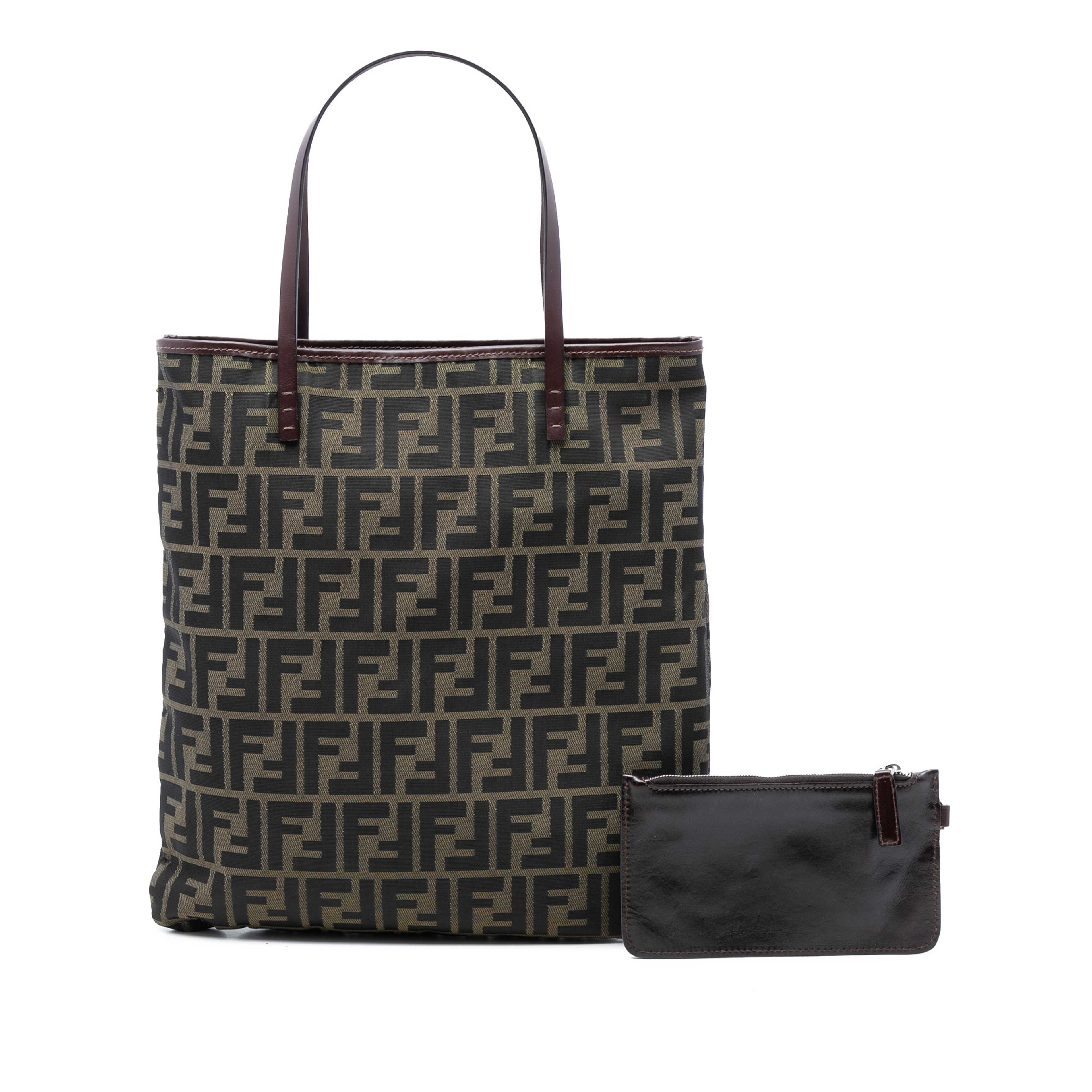 Fendi Zucca Canvas Tote, från Luxclusif, i färgen brun. Klicka för att öppna bilden i stort format