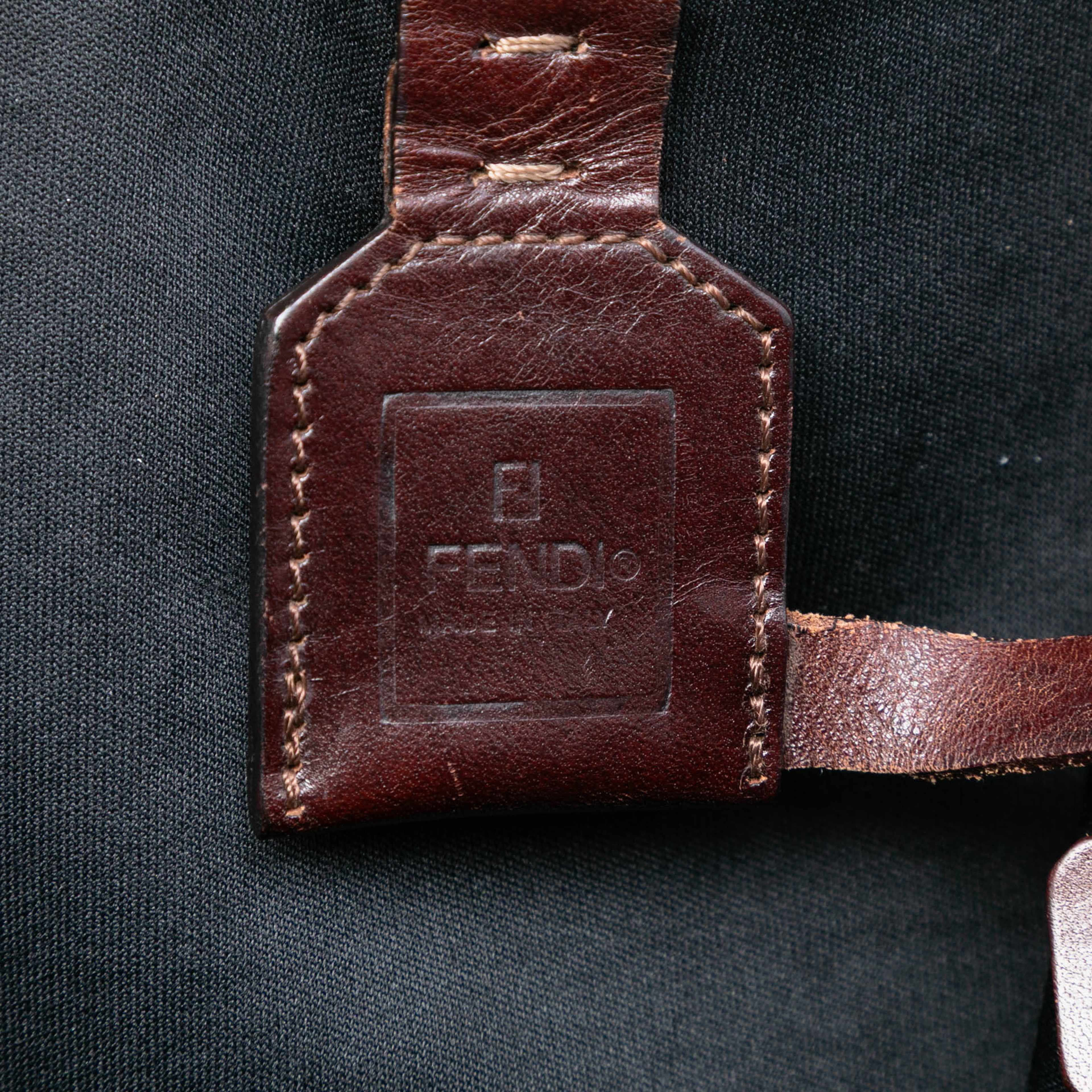 Fendi Zucca Canvas Tote, från Luxclusif, i färgen brown. Klicka för att öppna bilden i stort format