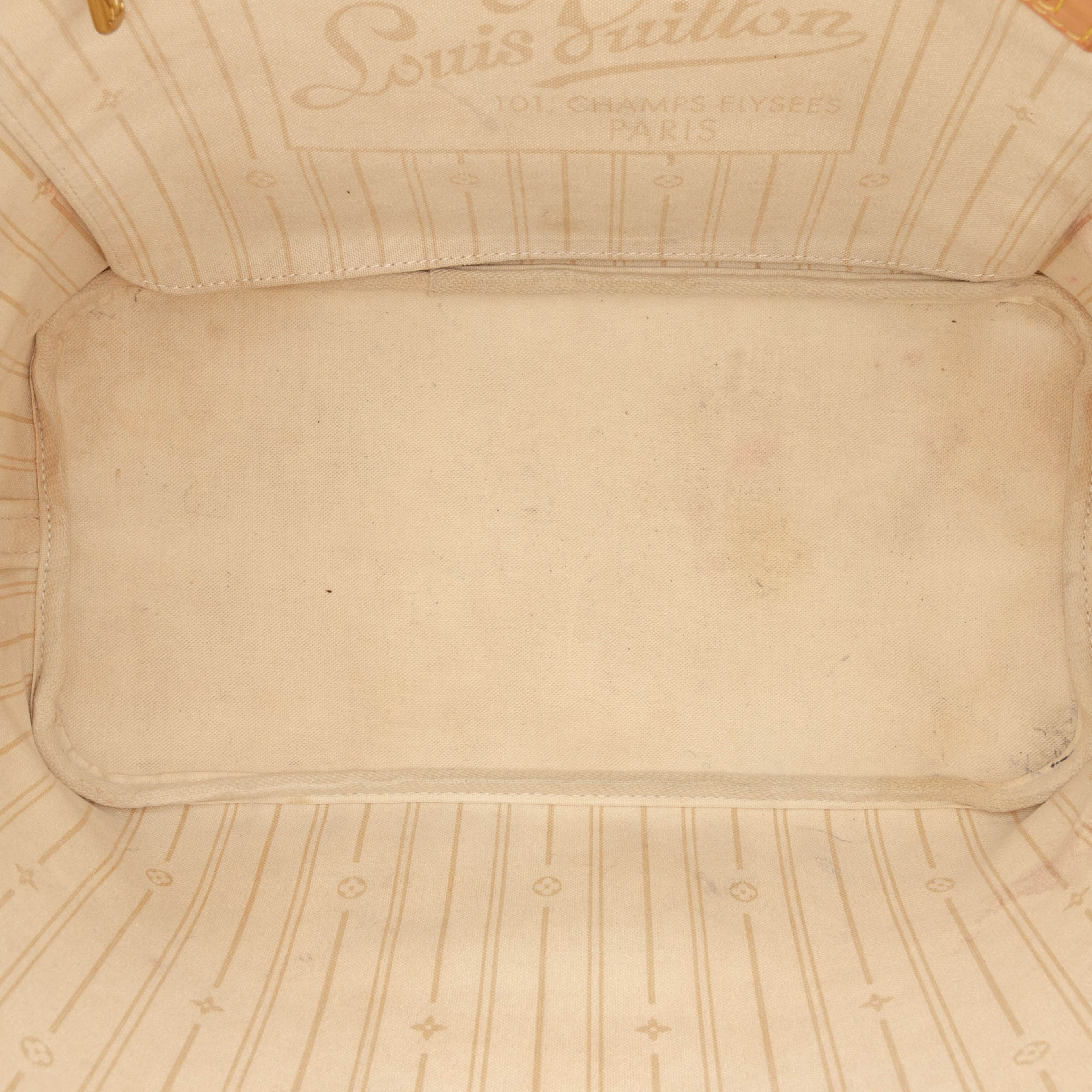 Louis Vuitton Damier Azur Neverfull Mm, från Luxclusif, i färgen white. Klicka för att öppna bilden i stort format