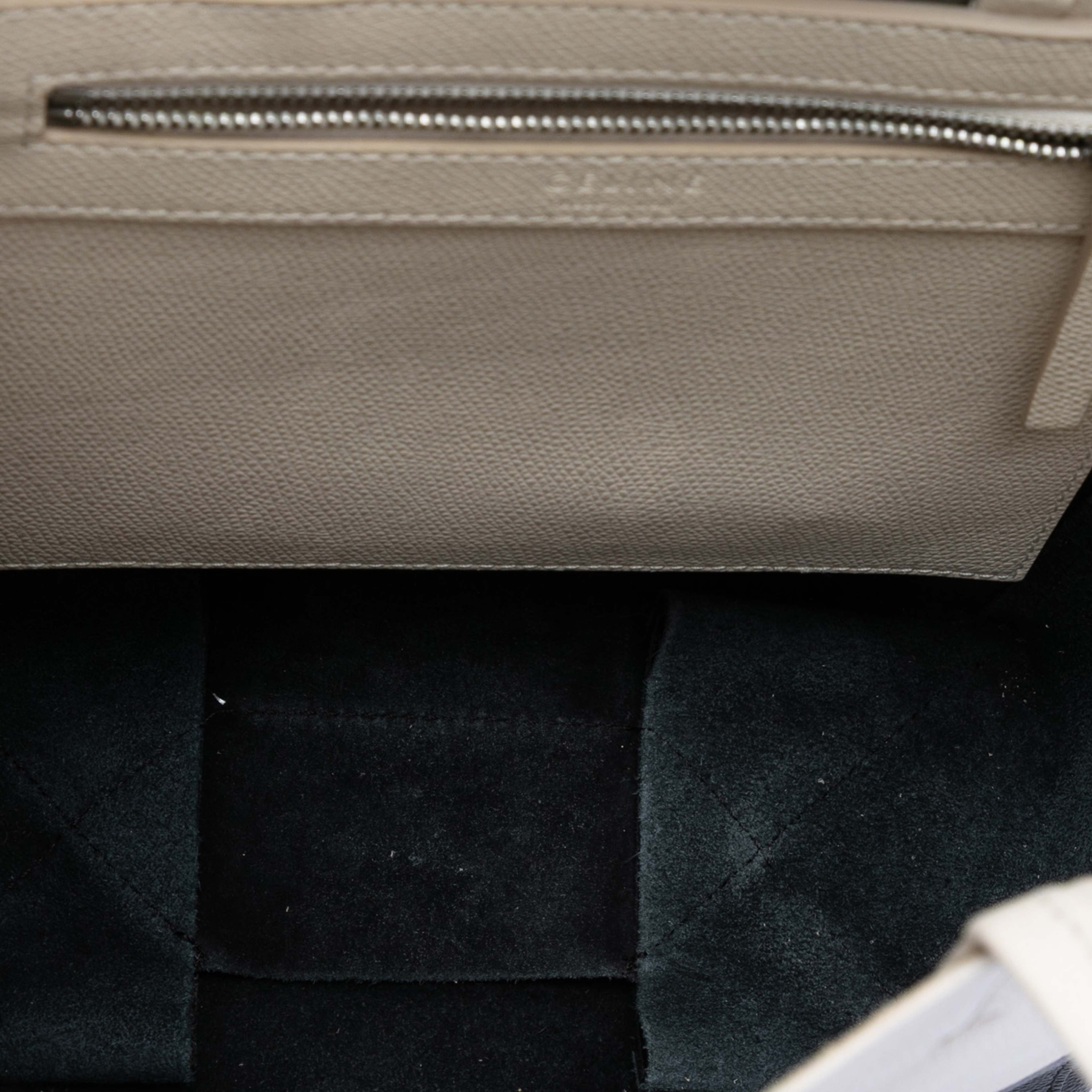 Celine Small Bicolor Grained Calfskin Vertical Cabas Tote, från Luxclusif, i färgen white. Klicka för att öppna bilden i stort format