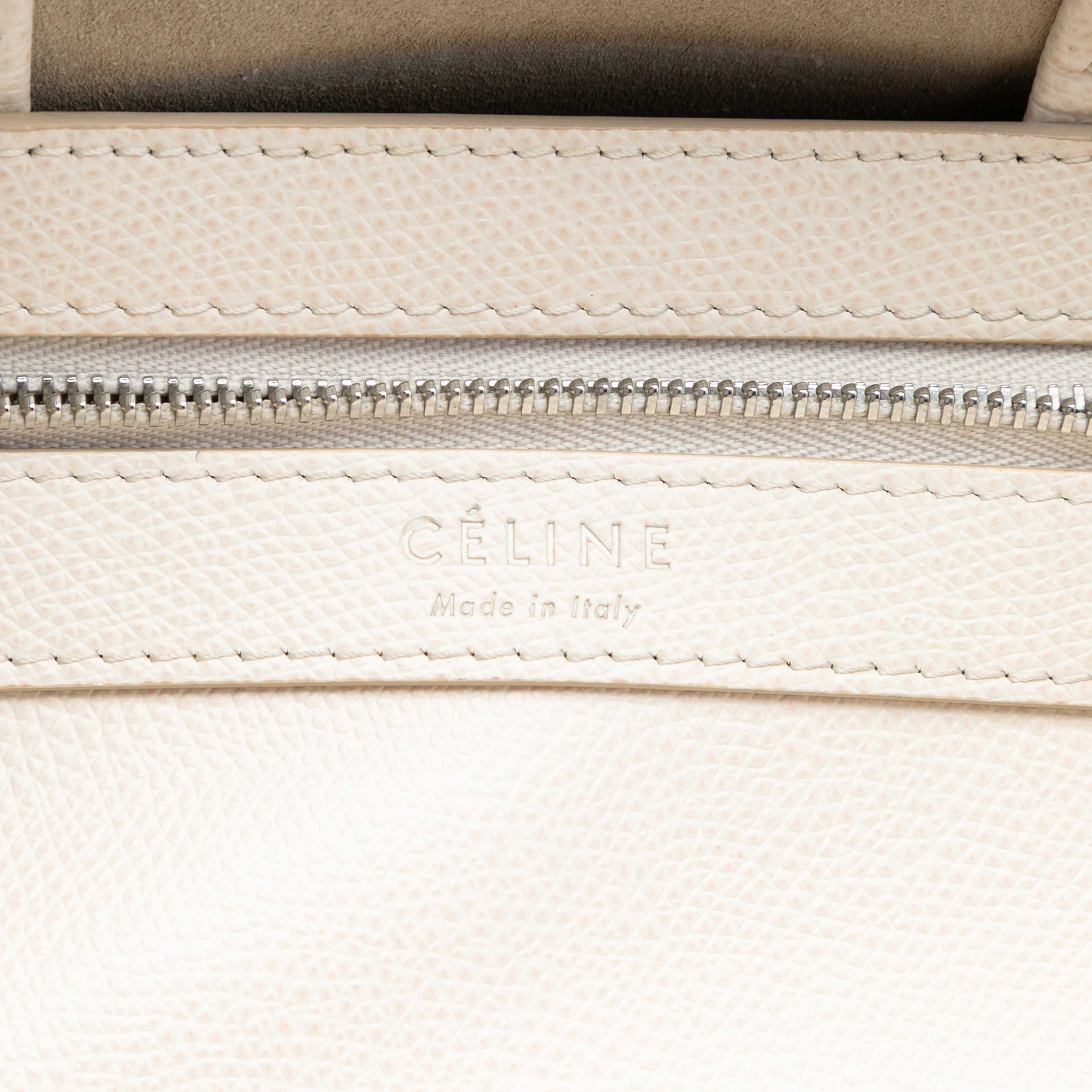 Celine Small Bicolor Grained Calfskin Vertical Cabas Tote, från Luxclusif, i färgen white. Klicka för att öppna bilden i stort format