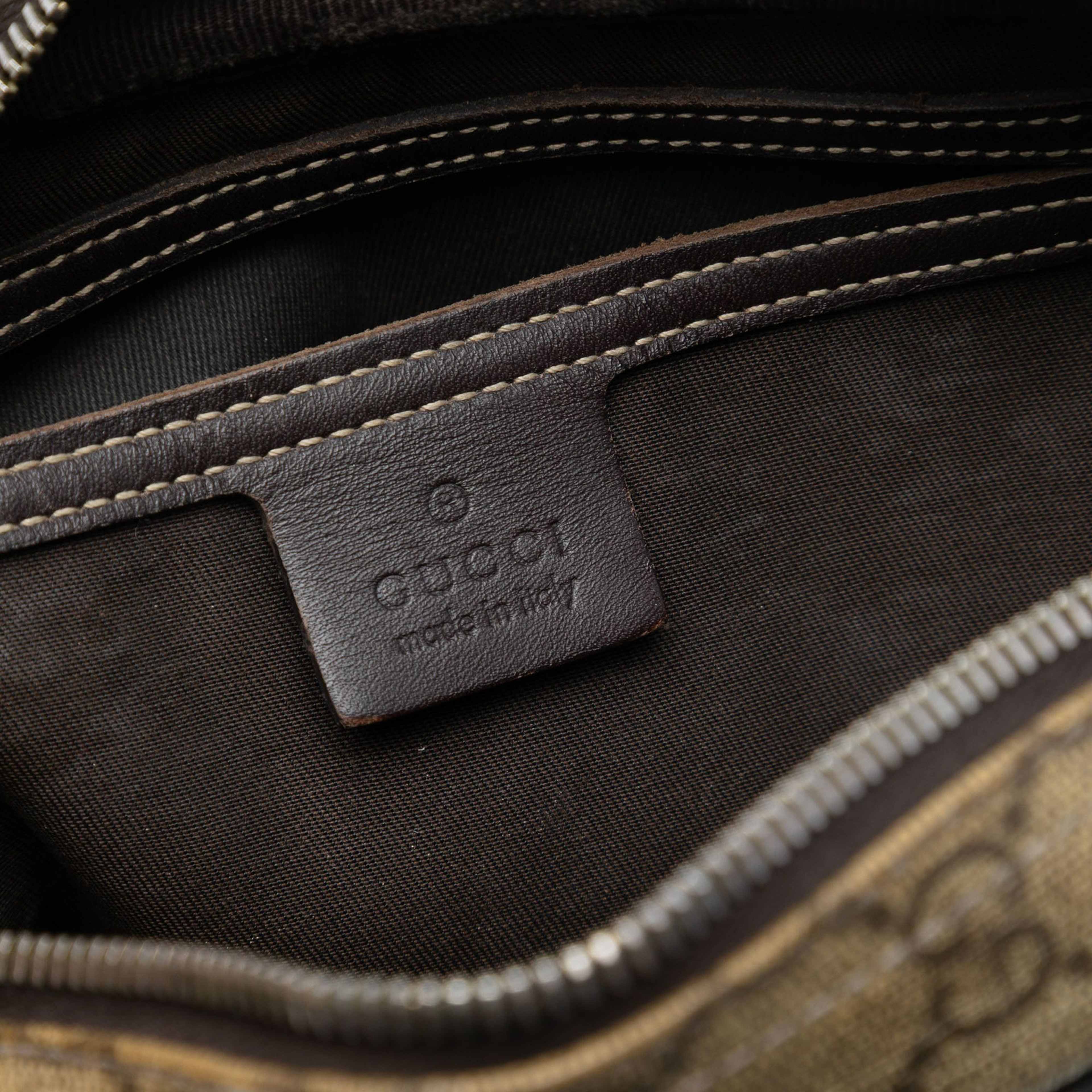 Gucci Gg Supreme Crossbody, från Luxclusif, i färgen beige. Klicka för att öppna bilden i stort format