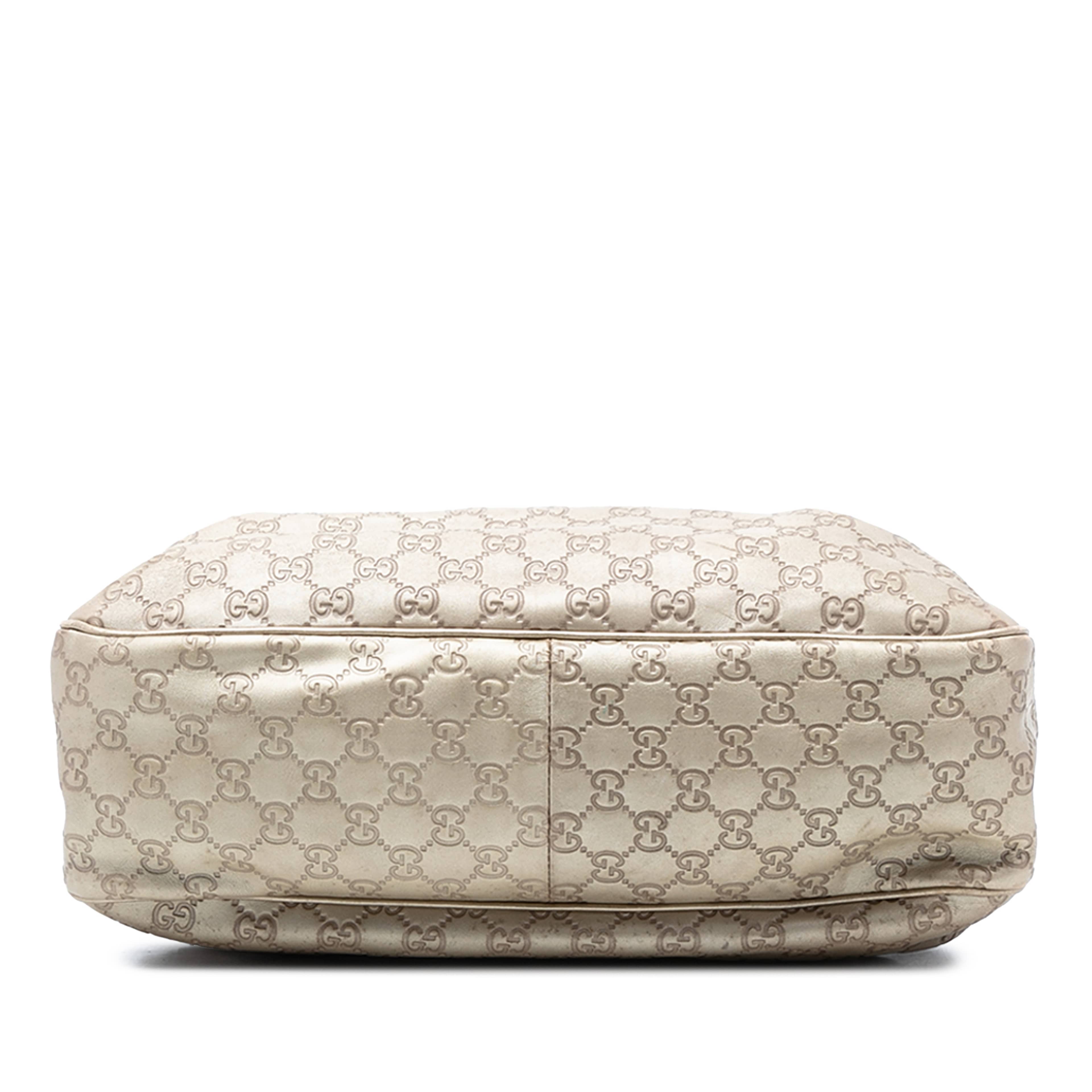 Gucci Guccissima Sukey Tote, från Luxclusif, i färgen gold. Klicka för att öppna bilden i stort format