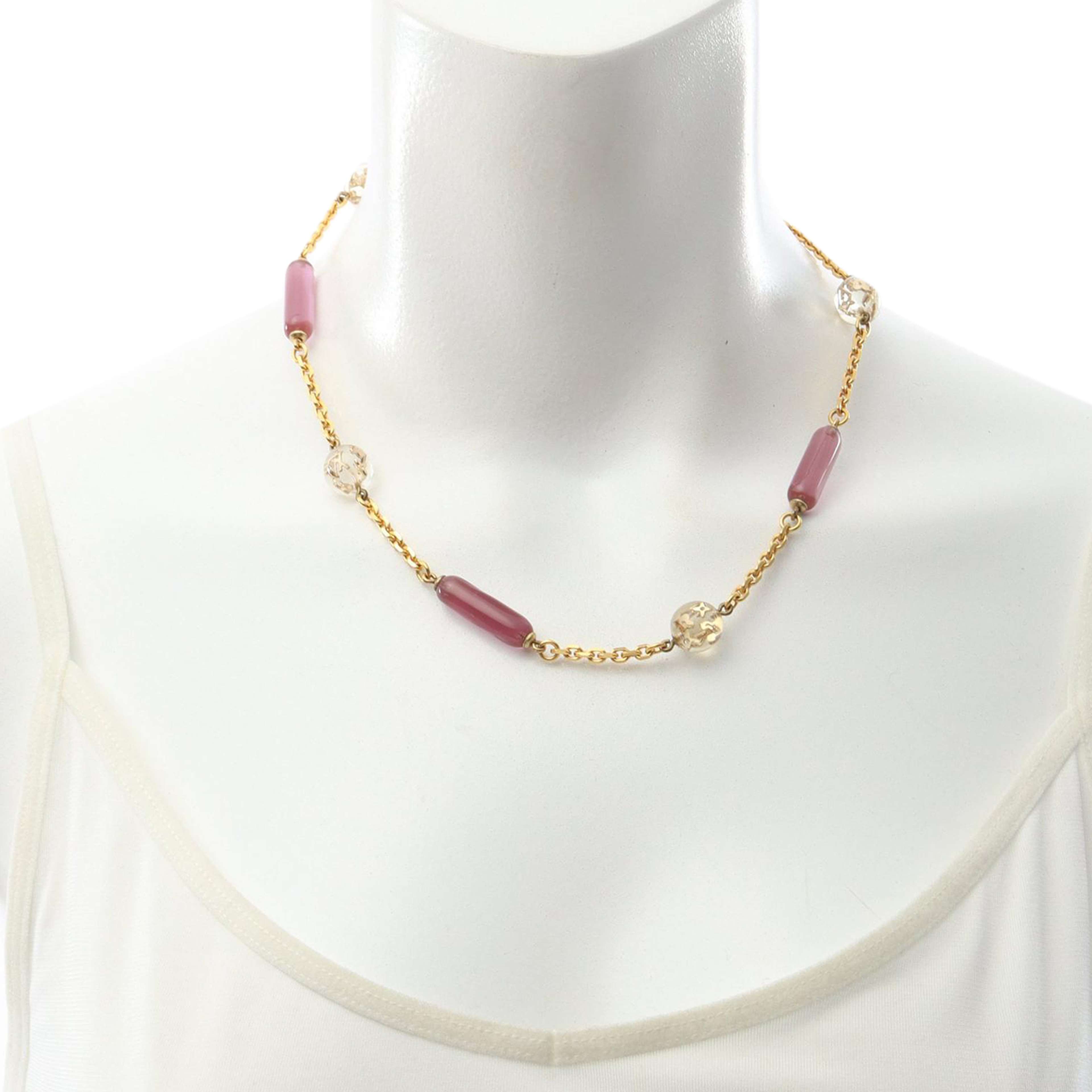 Louis Vuitton Gold Plated And Resin Sautoir Bulles Inclusion Station Charm Necklace, från Luxclusif, i färgen gold. Klicka för att öppna bilden i stort format