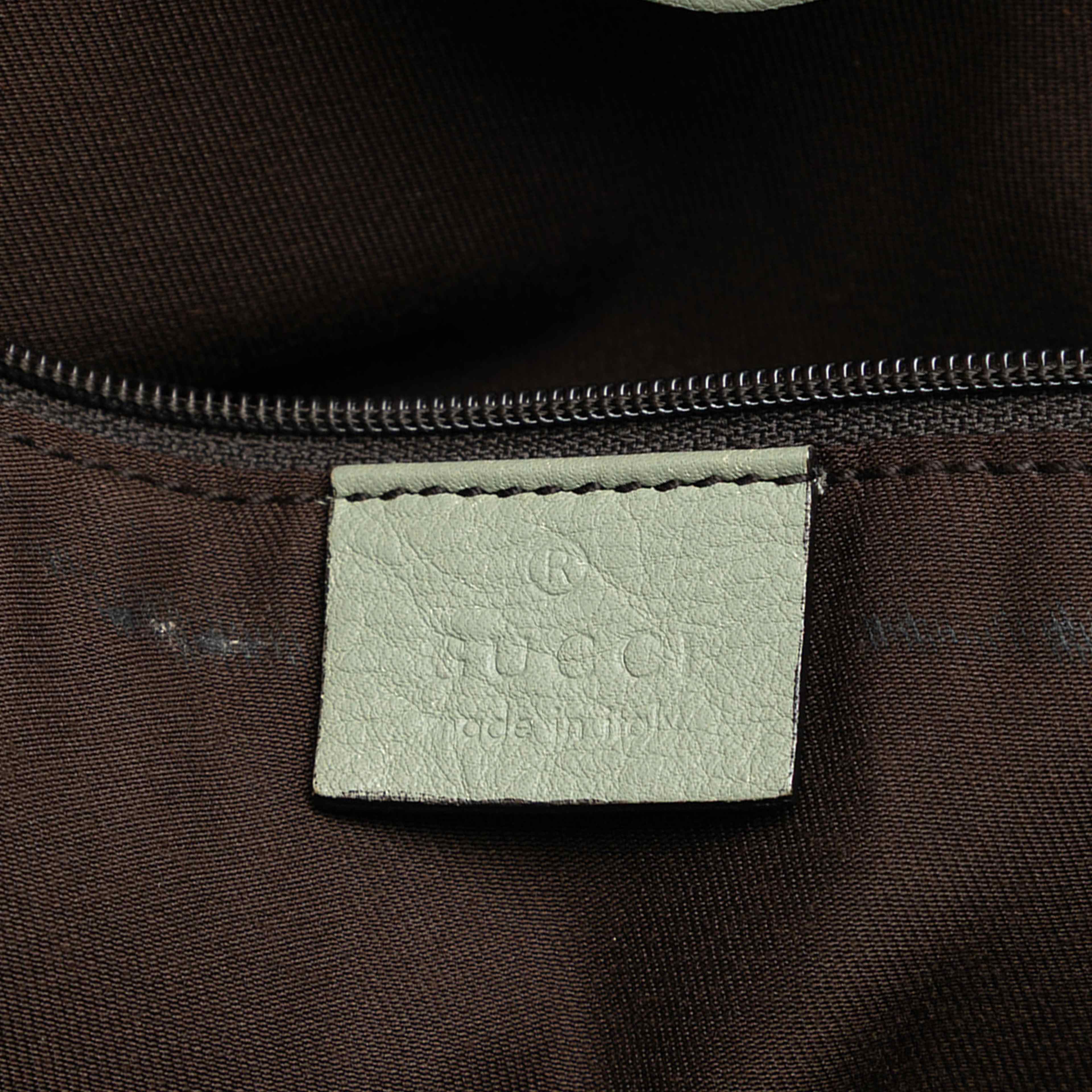 Gucci Gg Canvas Abbey D Ring Tote, från Luxclusif, i färgen beige. Klicka för att öppna bilden i stort format