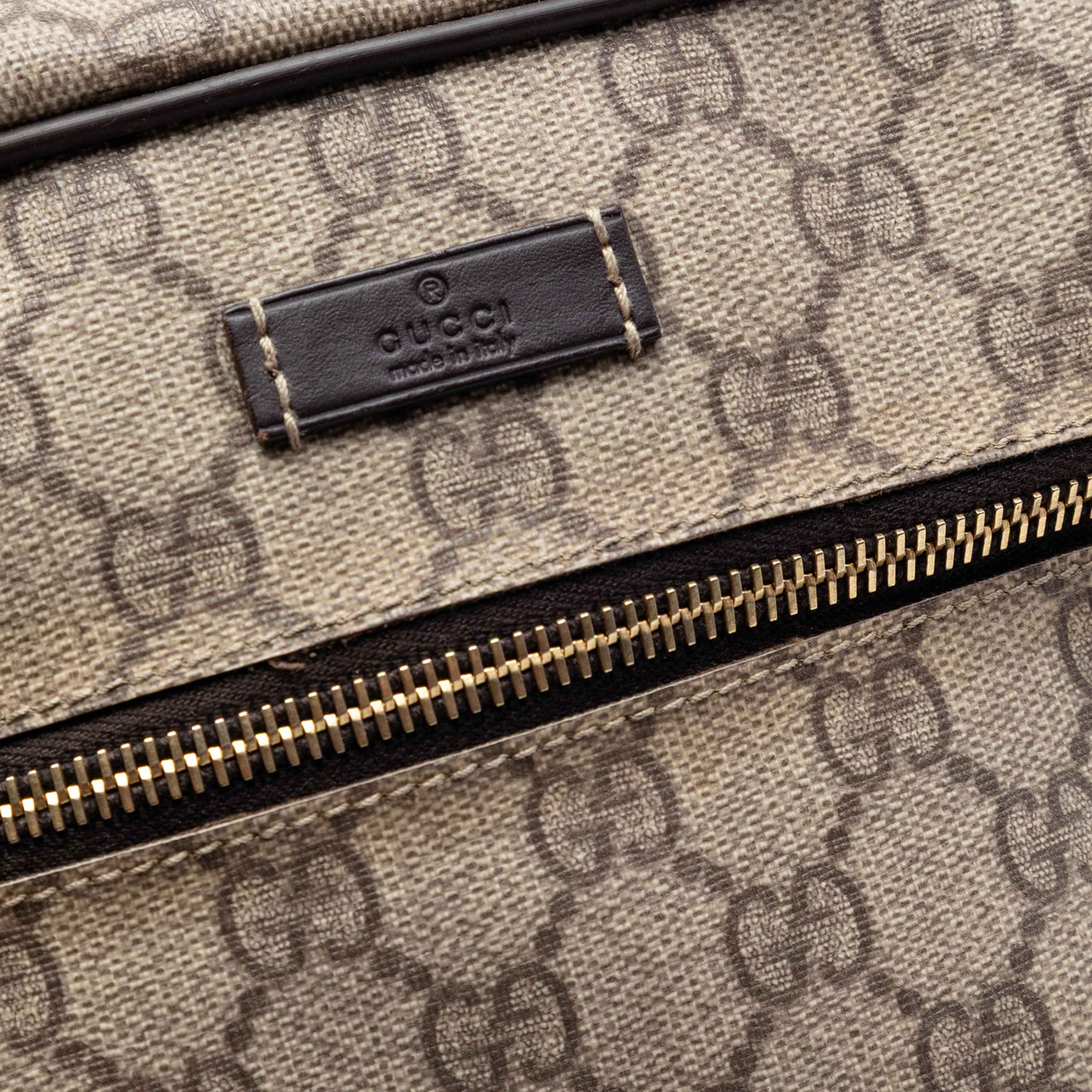 Gucci Gg Supreme Crossbody, från Luxclusif, i färgen beige. Klicka för att öppna bilden i stort format