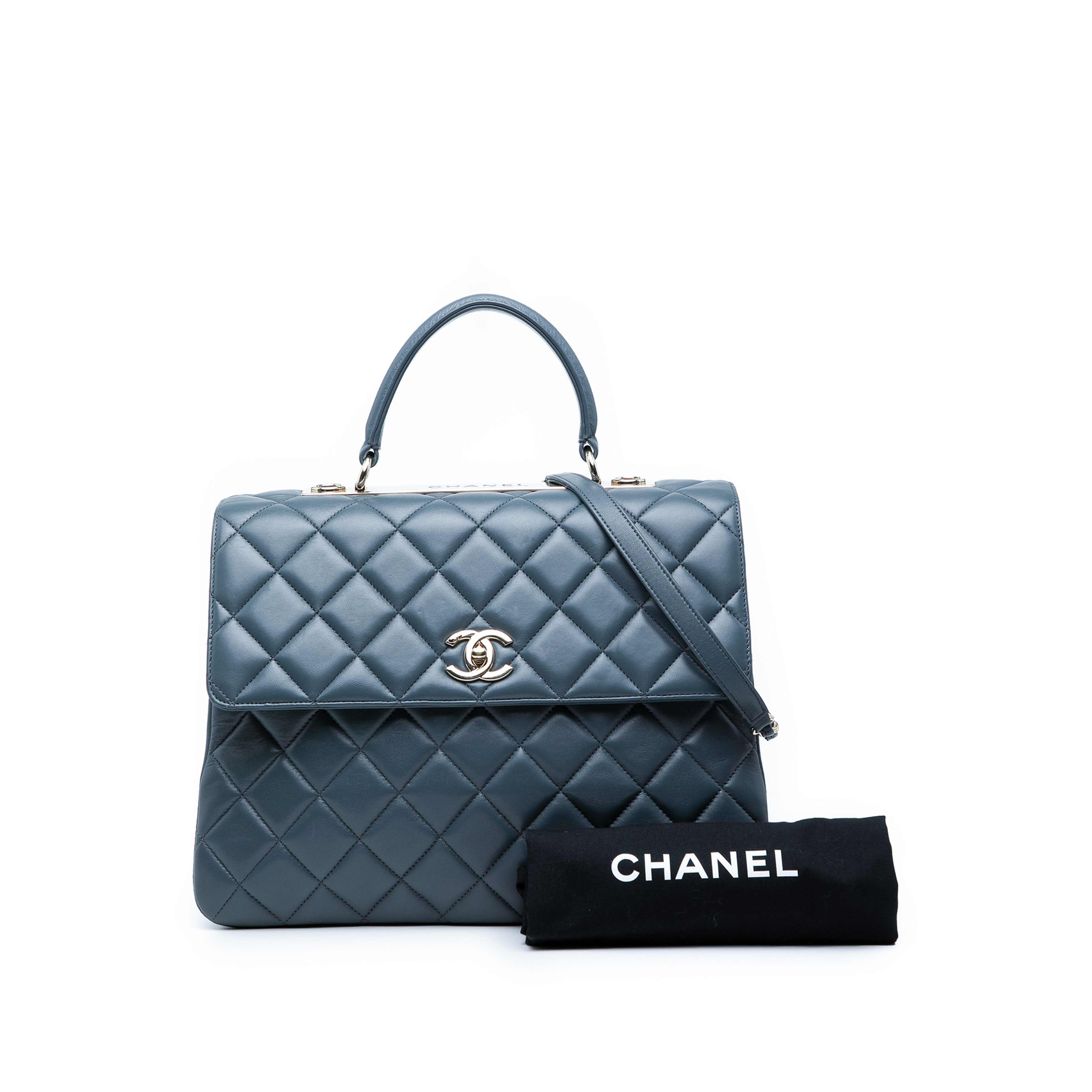 Chanel Large Lambskin Trendy Cc Top Handle Flap, från Luxclusif, i färgen blå. Klicka för att öppna bilden i stort format