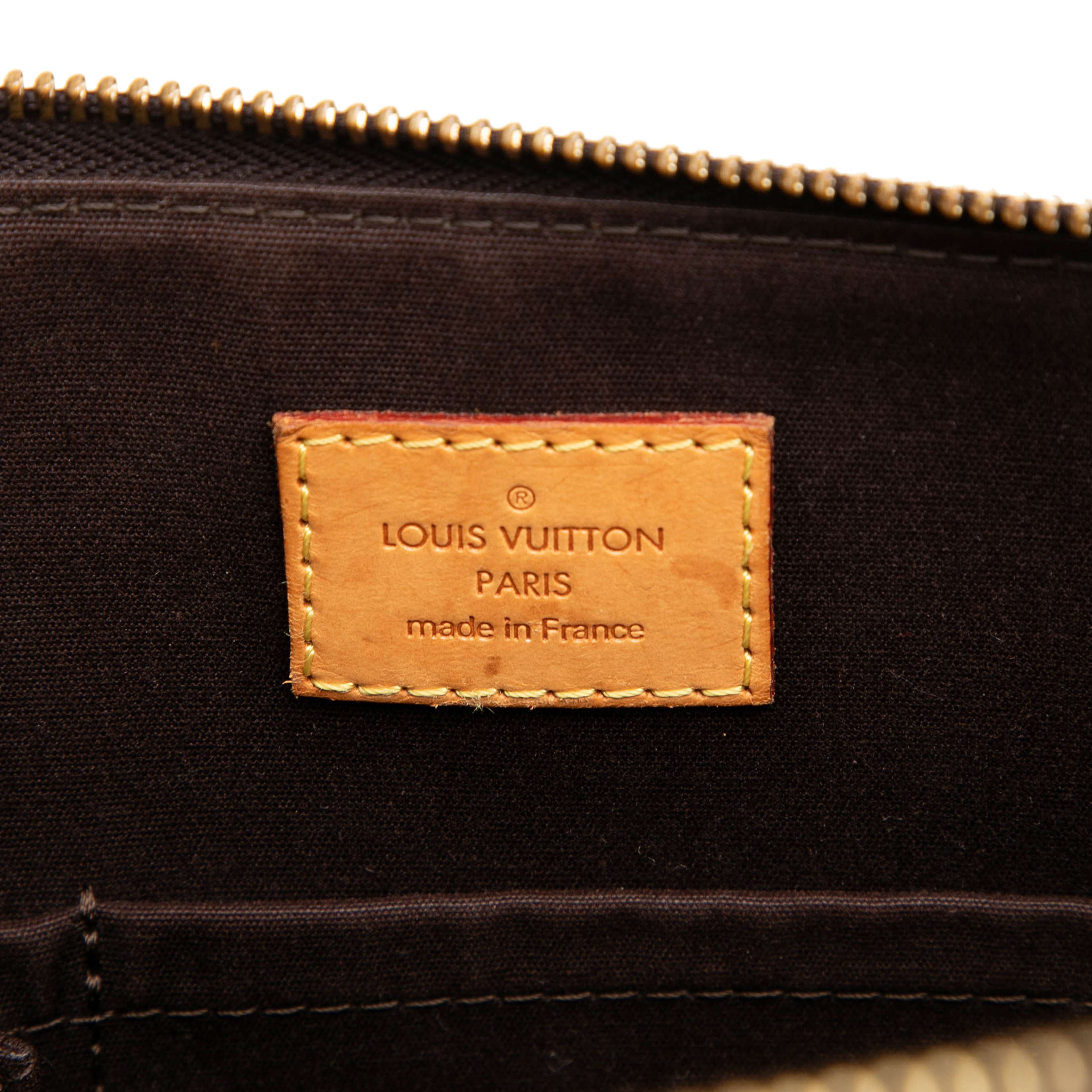 Louis Vuitton Monogram Vernis Bellevue Pm, från Luxclusif, i färgen purpur. Klicka för att öppna bilden i stort format