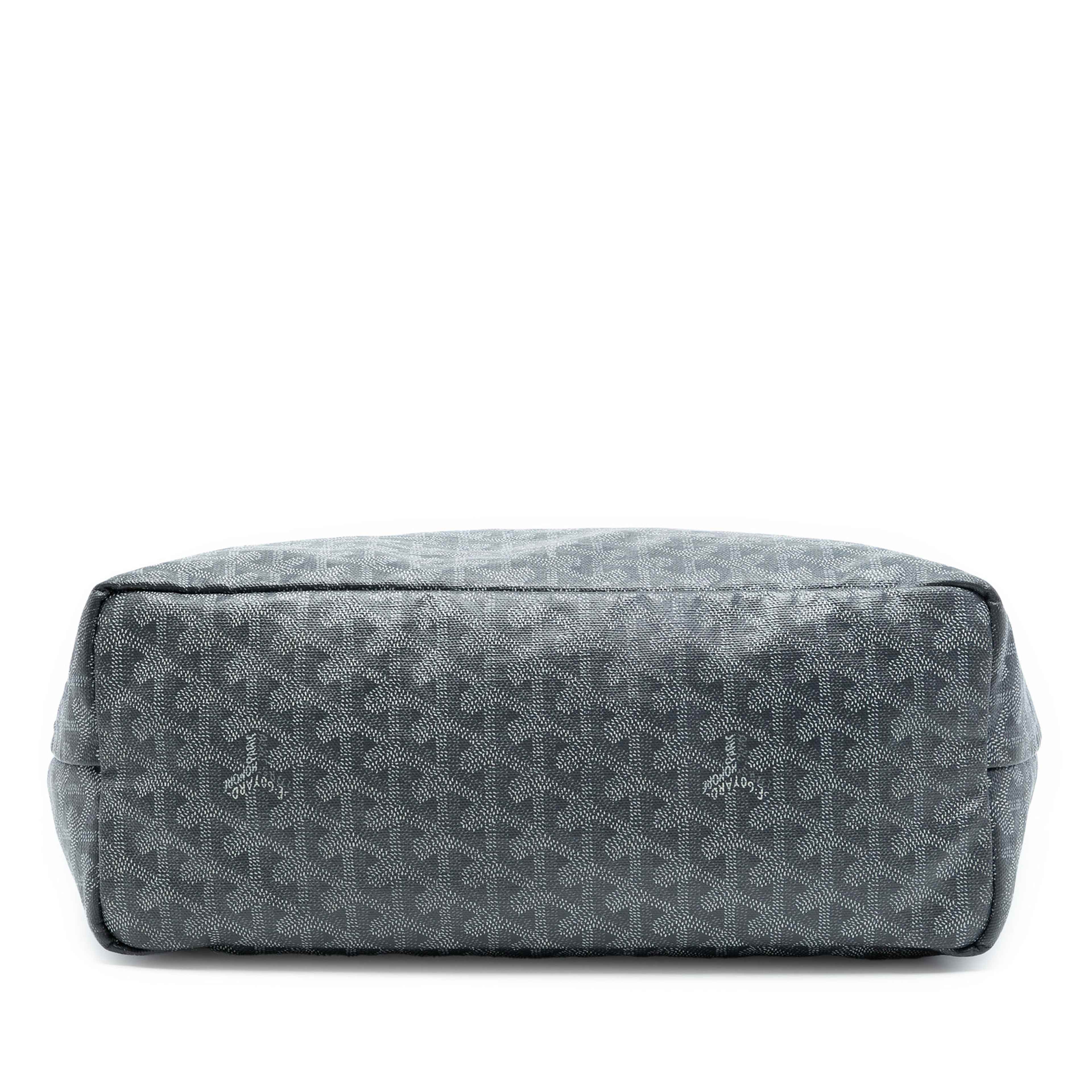Goyard Goyardine Saint Louis Pm, från Luxclusif, i färgen gray. Klicka för att öppna bilden i stort format