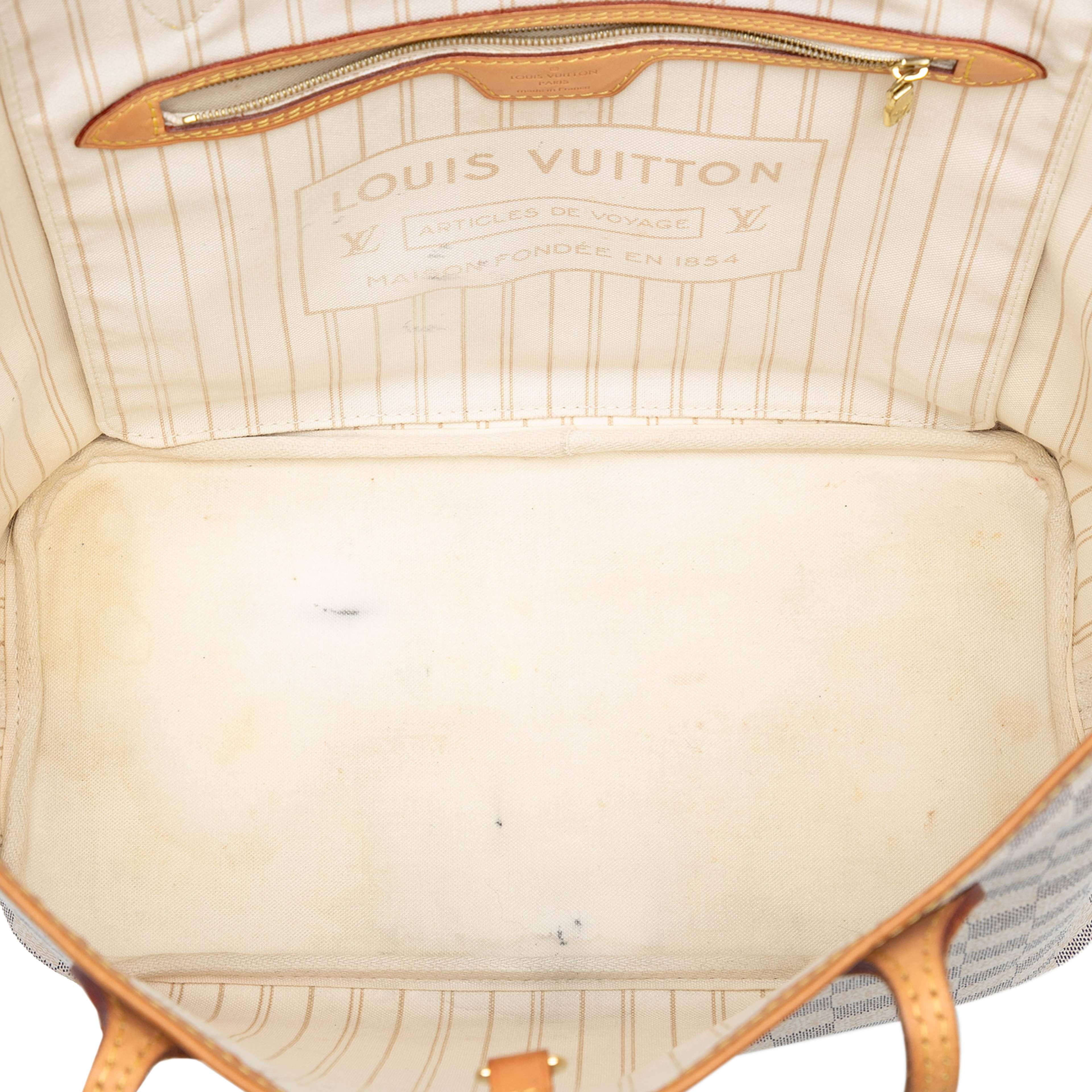 Louis Vuitton Damier Azur Neverfull Mm, från Luxclusif, i färgen white. Klicka för att öppna bilden i stort format