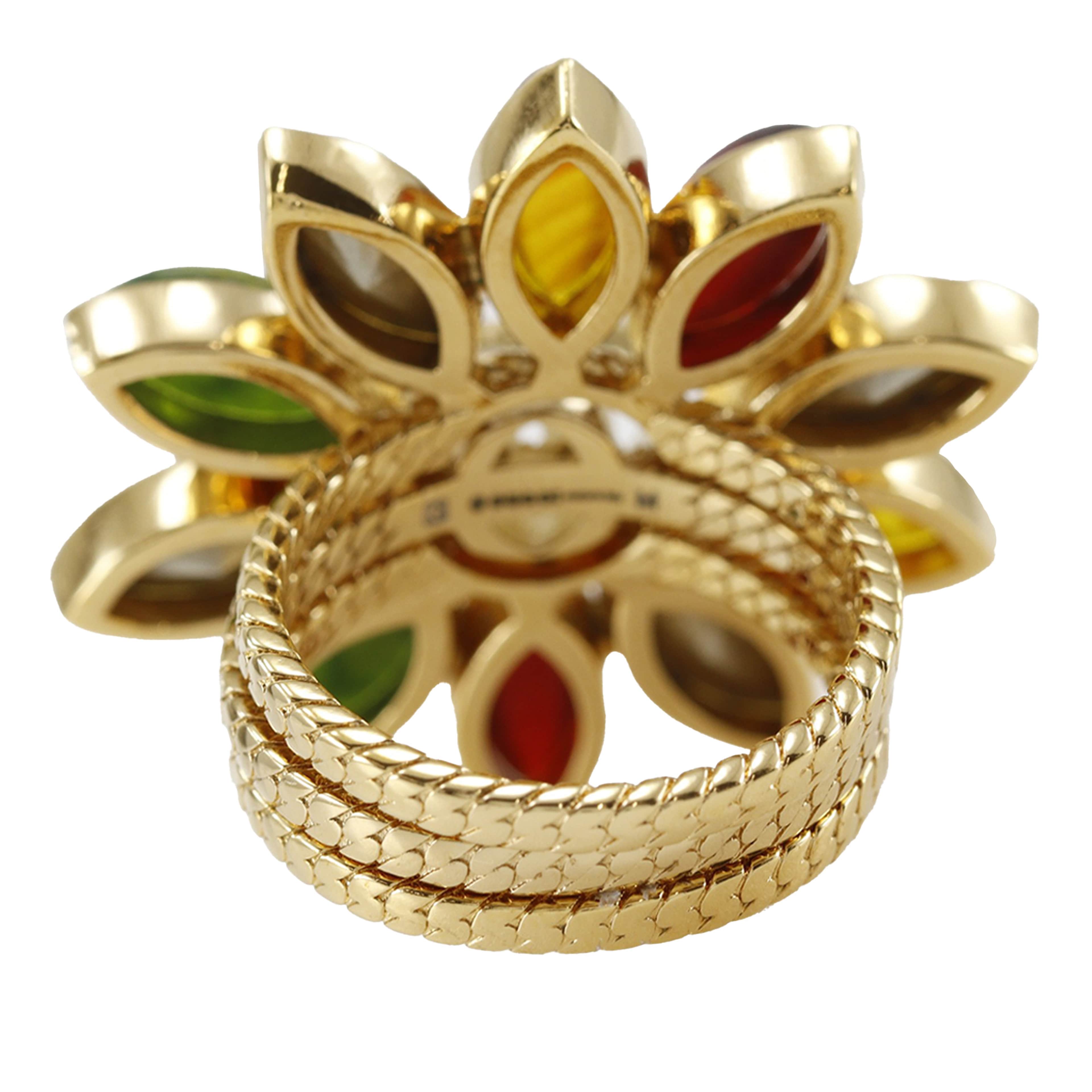 Gucci Gold Plated Strass Interlocking G Flower Ring, från Luxclusif, i färgen guld. Klicka för att öppna bilden i stort format