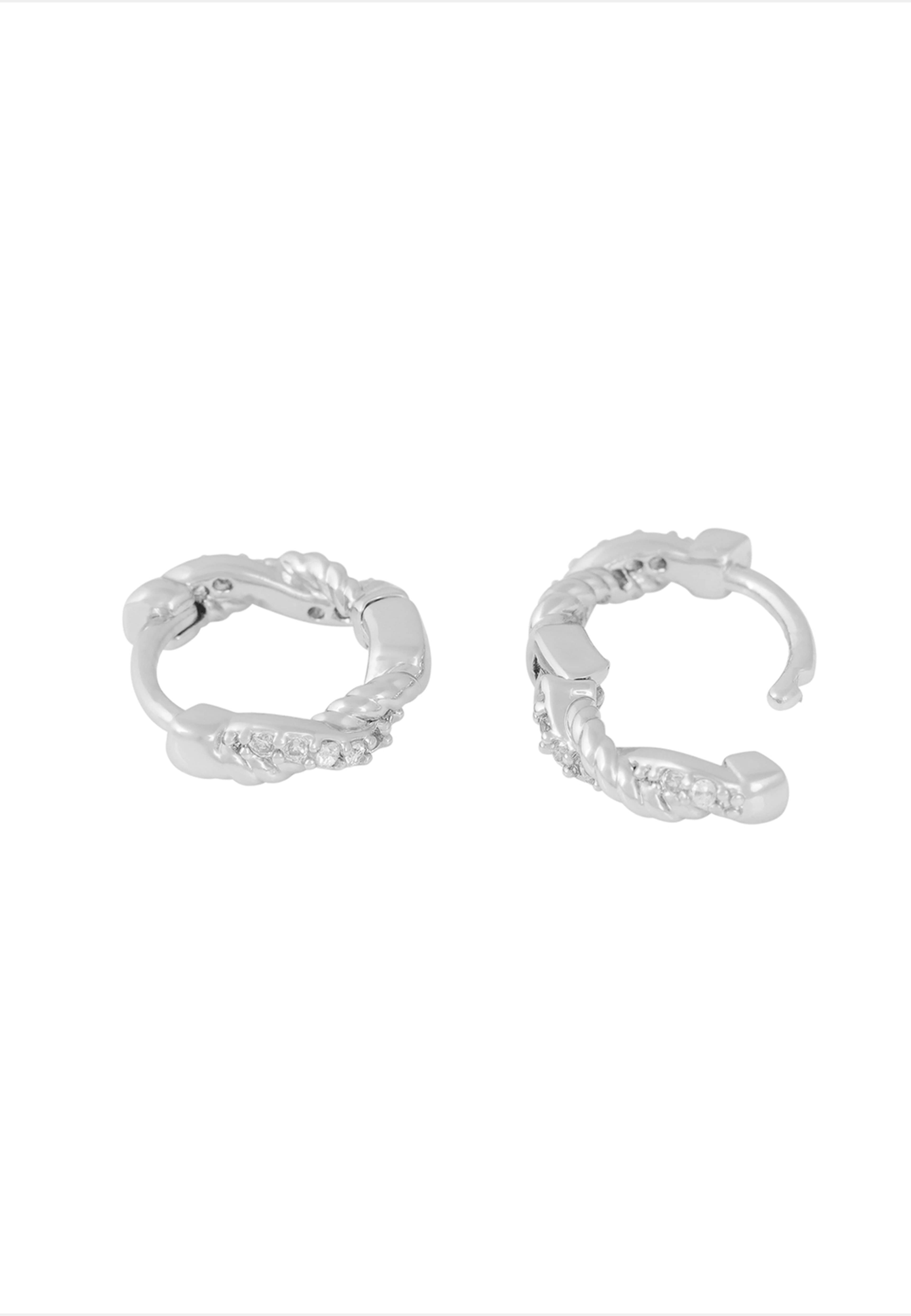 Twist Small Ring Ear, från SNÖ of Sweden, i färgen s/clear. Klicka för att öppna bilden i stort format