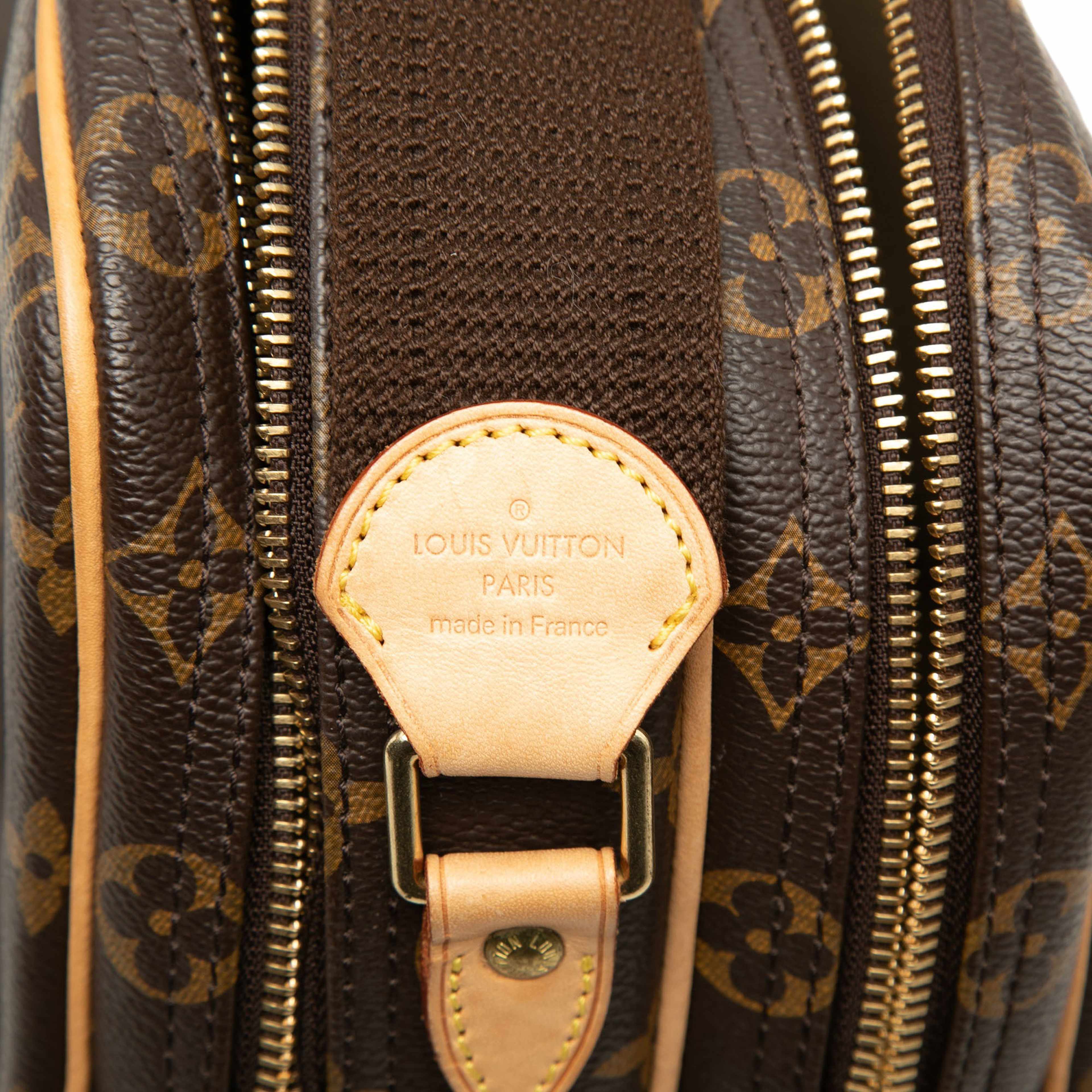 Louis Vuitton Monogram Reporter Pm, från Luxclusif, i färgen brun. Klicka för att öppna bilden i stort format