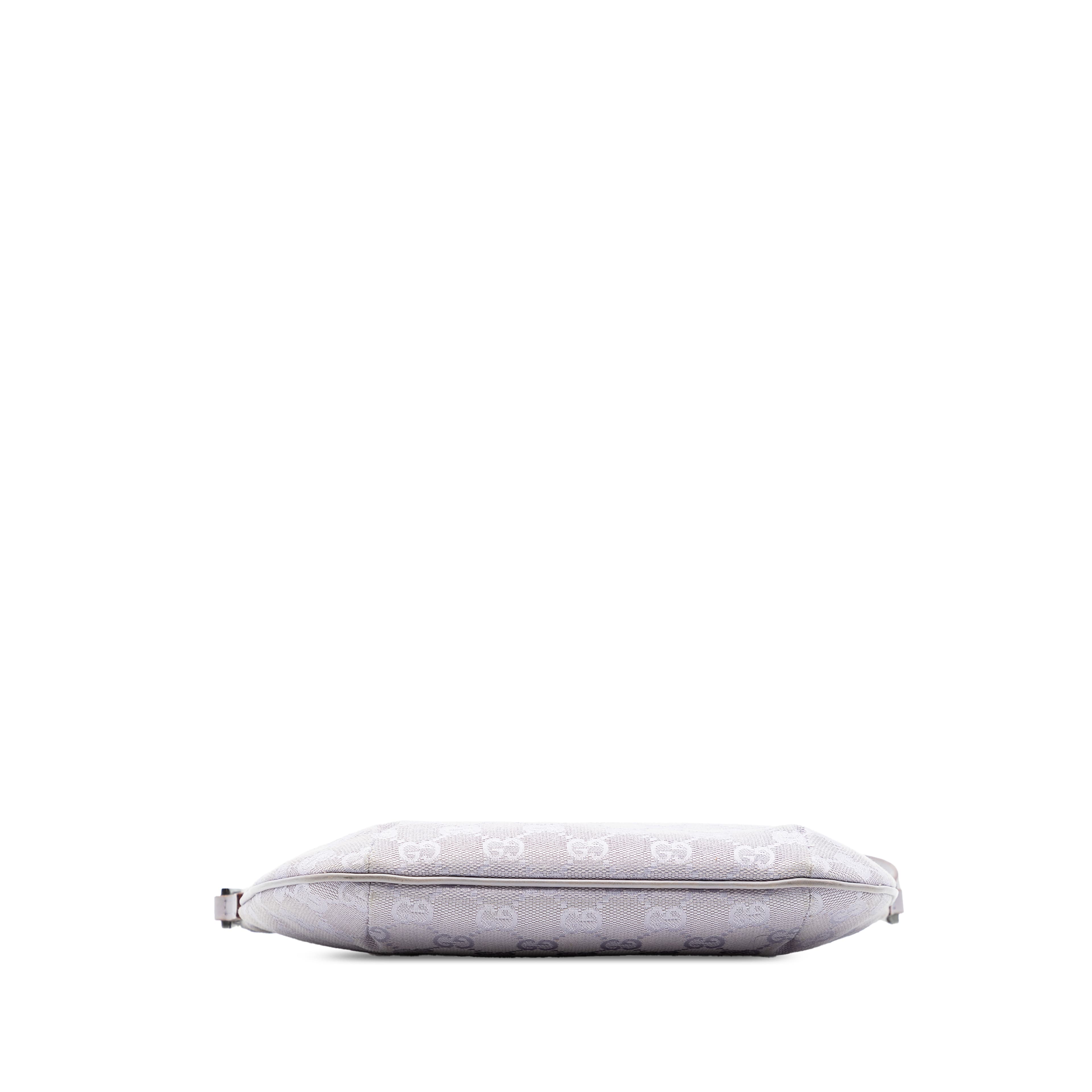 Gucci Gg Canvas Shoulder Bag, från Luxclusif, i färgen light purple. Klicka för att öppna bilden i stort format