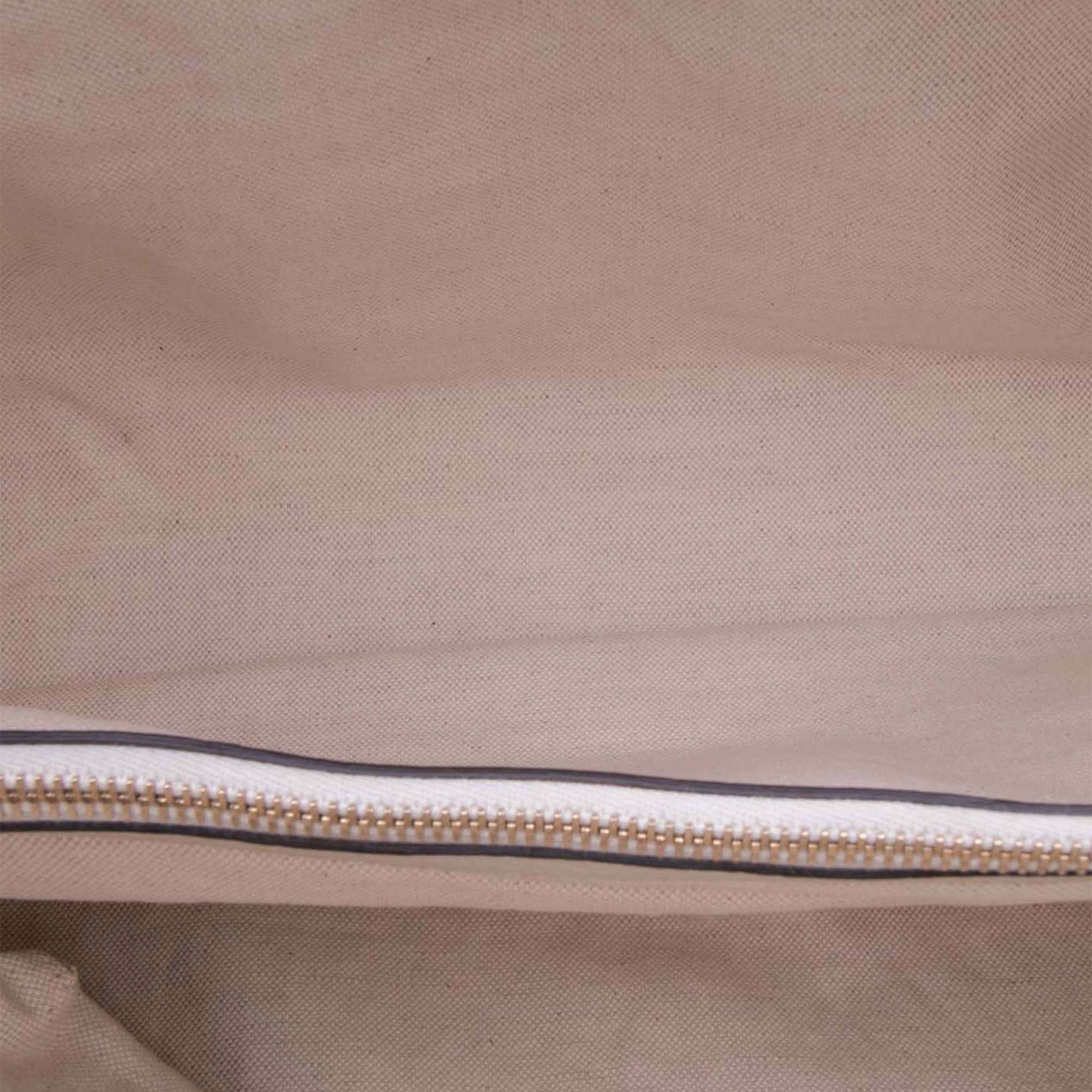 Gucci Medium Leather Bella Tote, från Luxclusif, i färgen ivory. Klicka för att öppna bilden i stort format