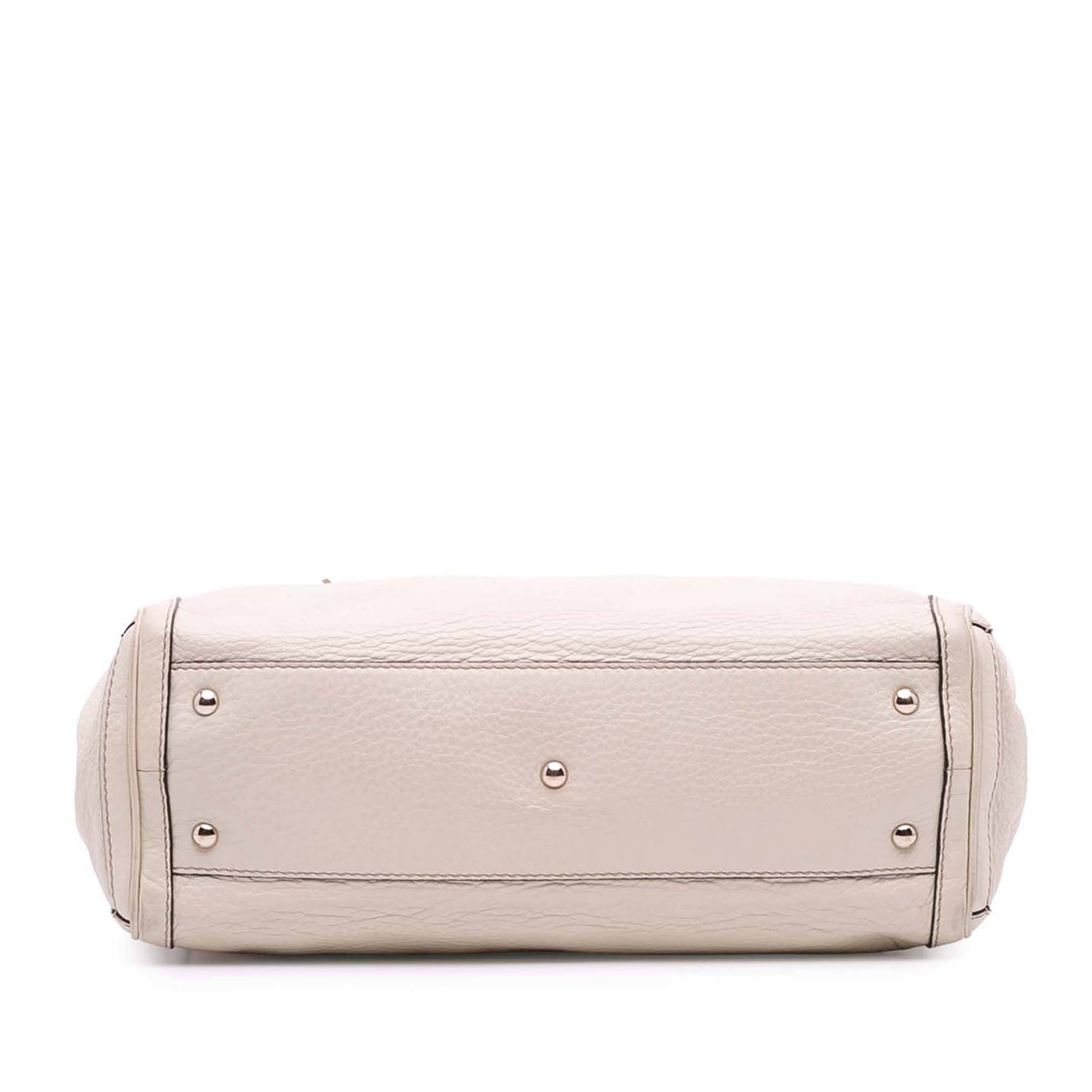 Gucci Medium Leather Bella Tote, från Luxclusif, i färgen ivory. Klicka för att öppna bilden i stort format