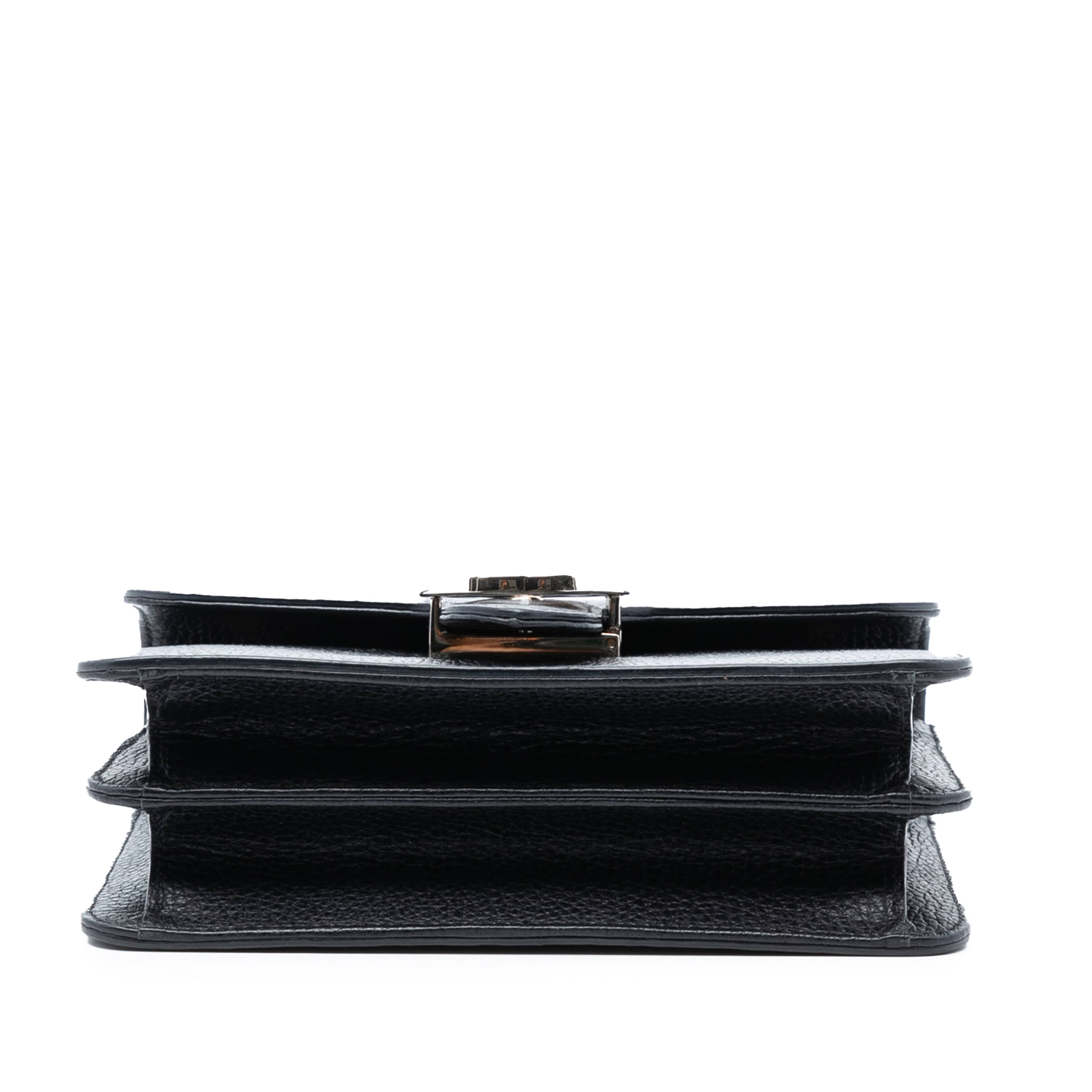 Gucci Small Dollar Calfskin Interlocking G Crossbody, från Luxclusif, i färgen black. Klicka för att öppna bilden i stort format