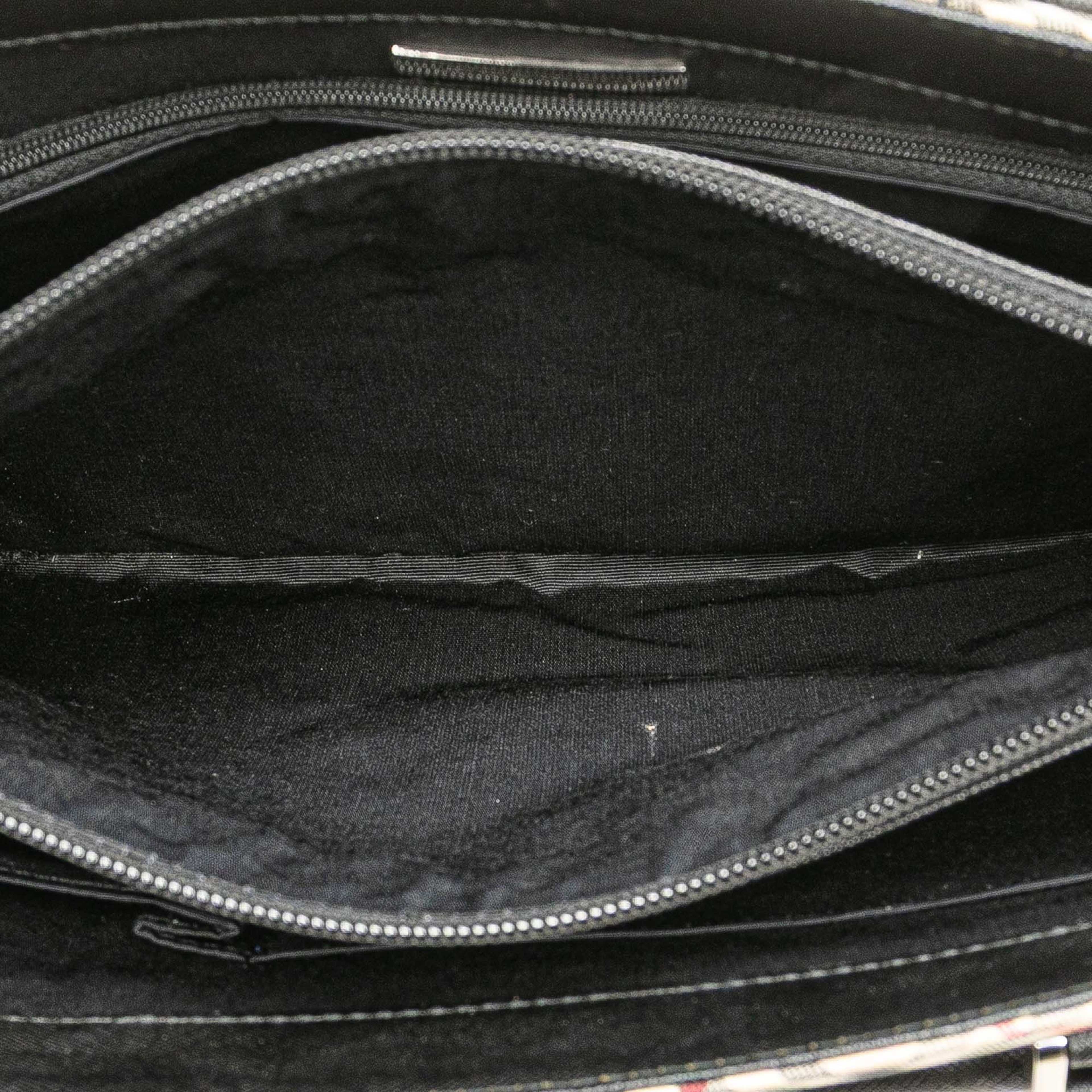 Burberry Nova Check Canvas Tote, från Luxclusif, i färgen beige. Klicka för att öppna bilden i stort format