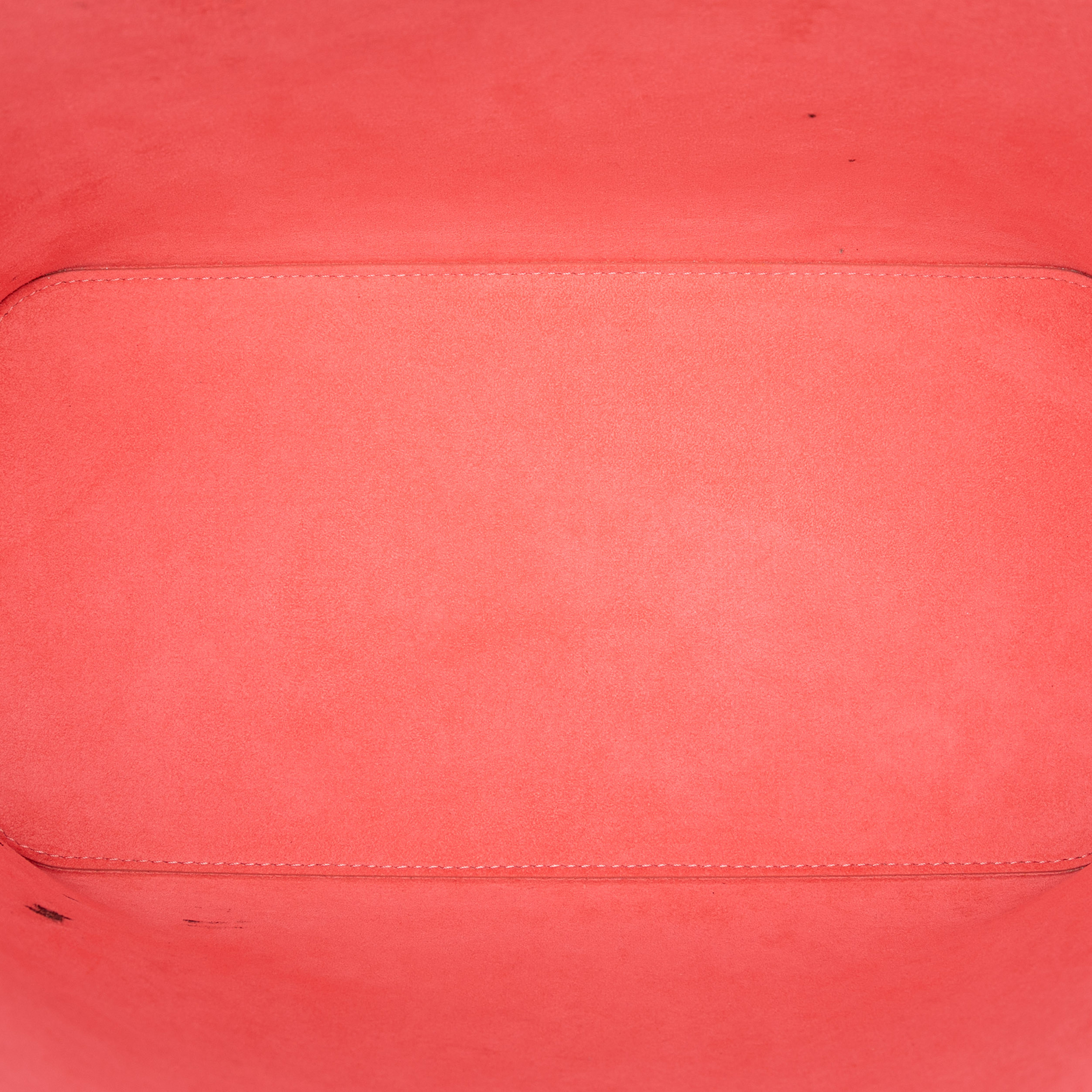 Louis Vuitton Epi Neverfull Mm, från Luxclusif, i färgen pink. Klicka för att öppna bilden i stort format