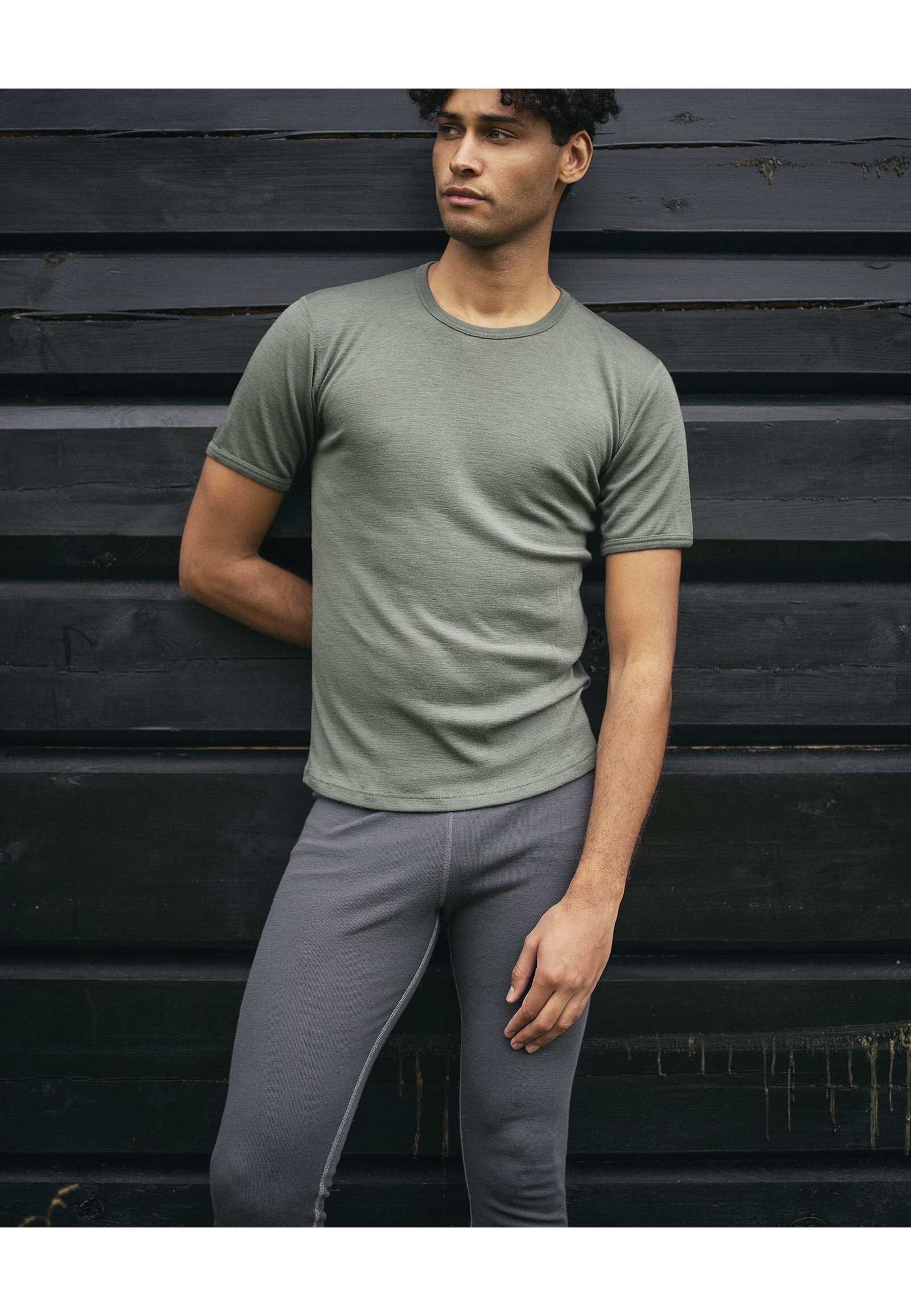 Undertröja | T-shirt | 100% Merinoull | Marinblå