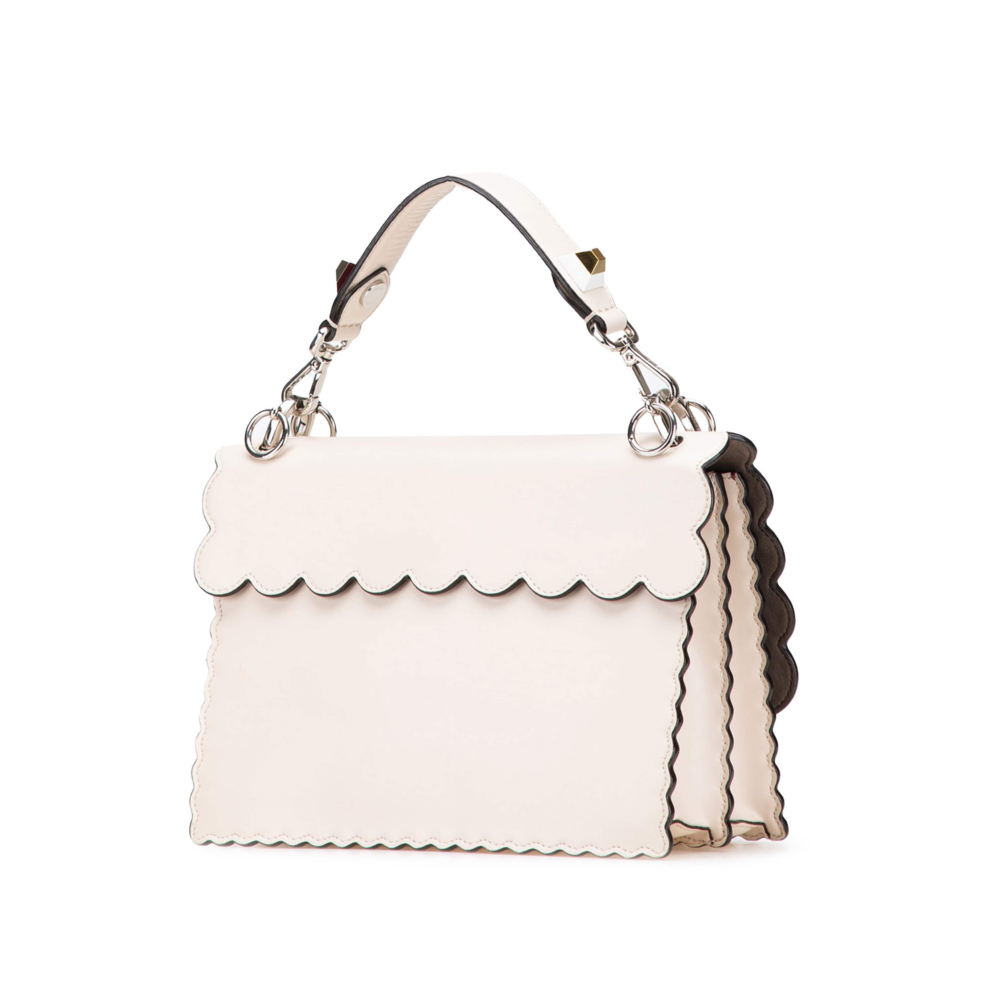 Fendi Medium Vitello Liberty Lucido Flowers And Bows Scalloped Studded Kan I Satchel, från Luxclusif, i färgen light beige. Klicka för att öppna bilden i stort format