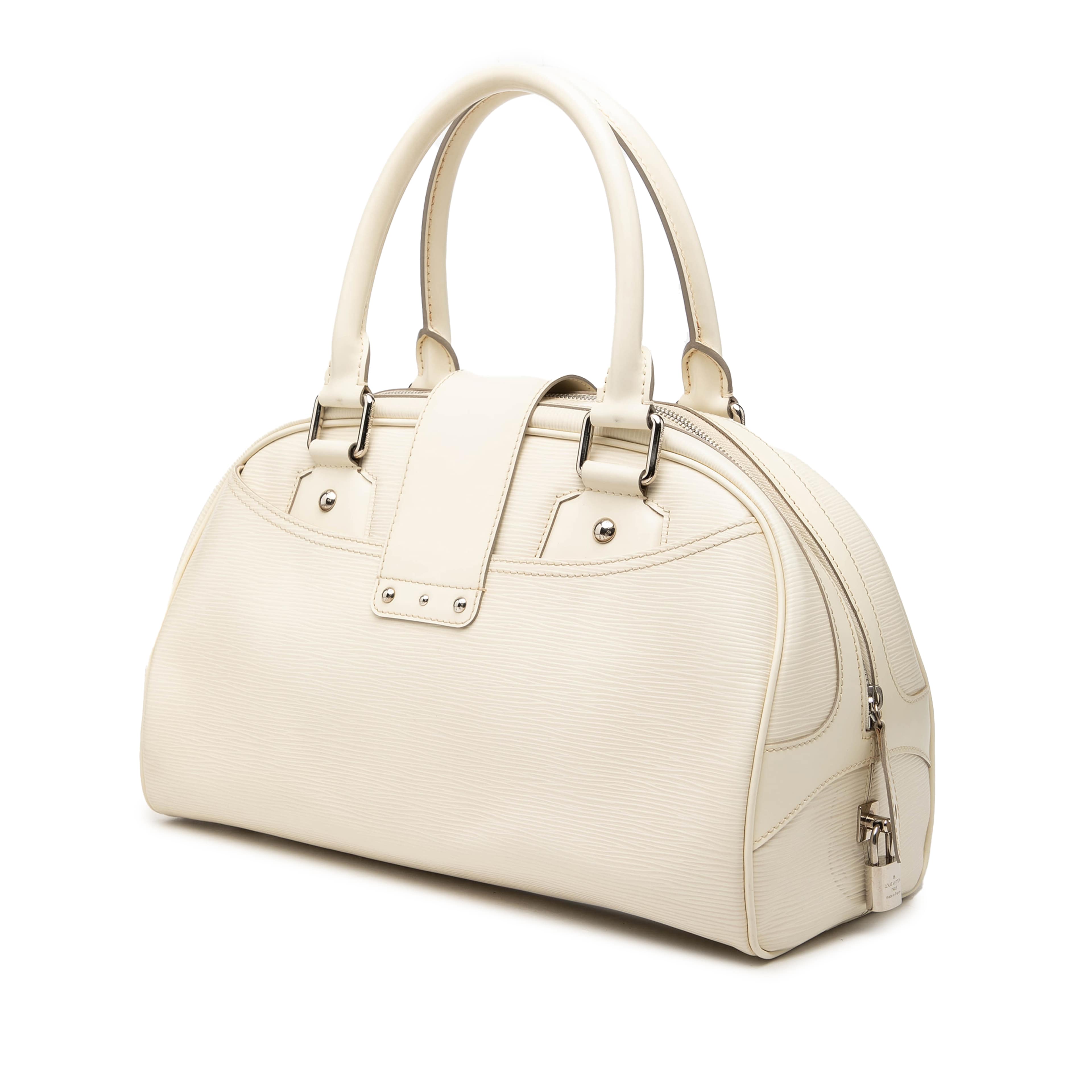 Louis Vuitton Epi Bowling Montaigne Gm, från Luxclusif, i färgen ivory. Klicka för att öppna bilden i stort format