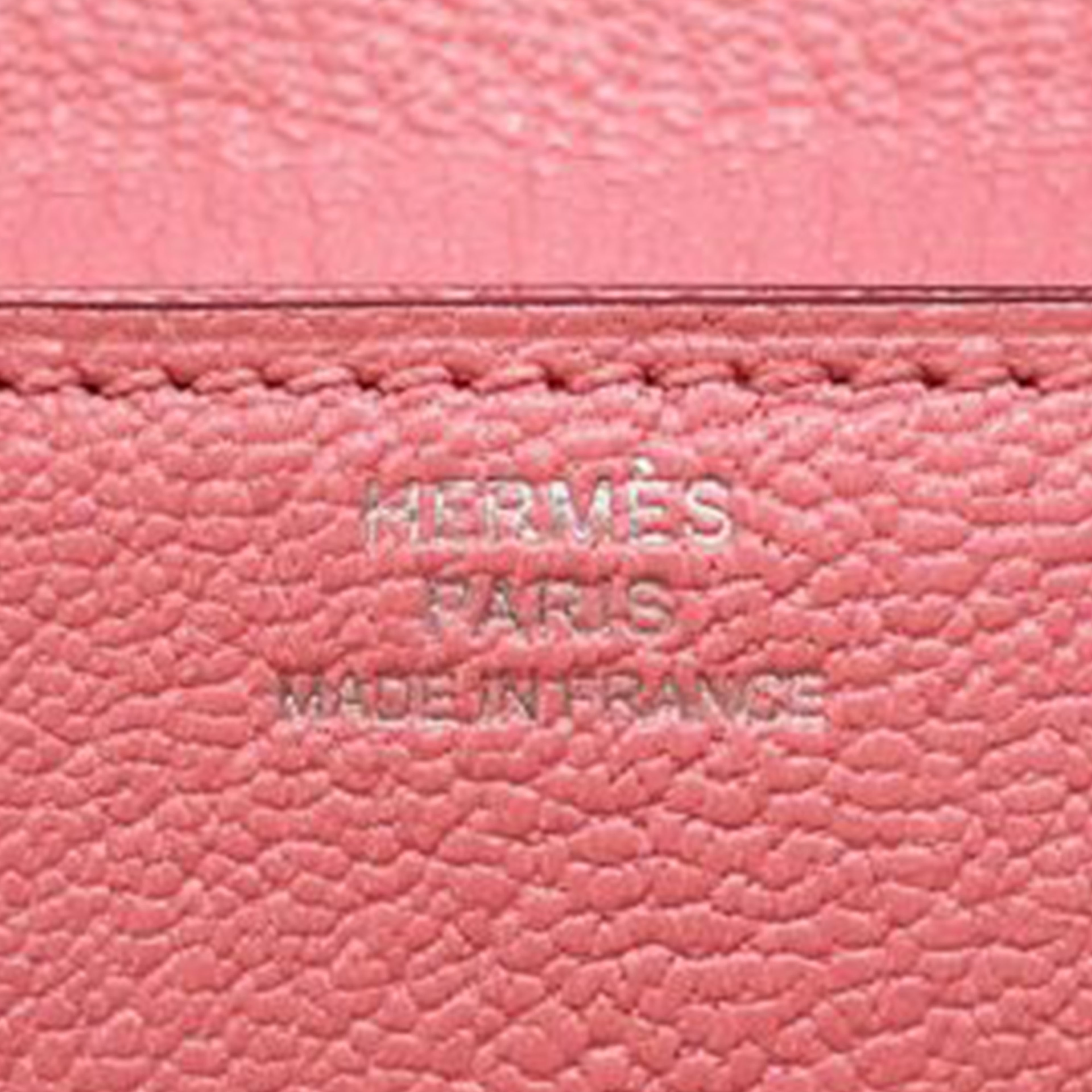 Hermès Chevre Mysore Clic 16 Wallet On Strap, från Luxclusif, i färgen blush. Klicka för att öppna bilden i stort format
