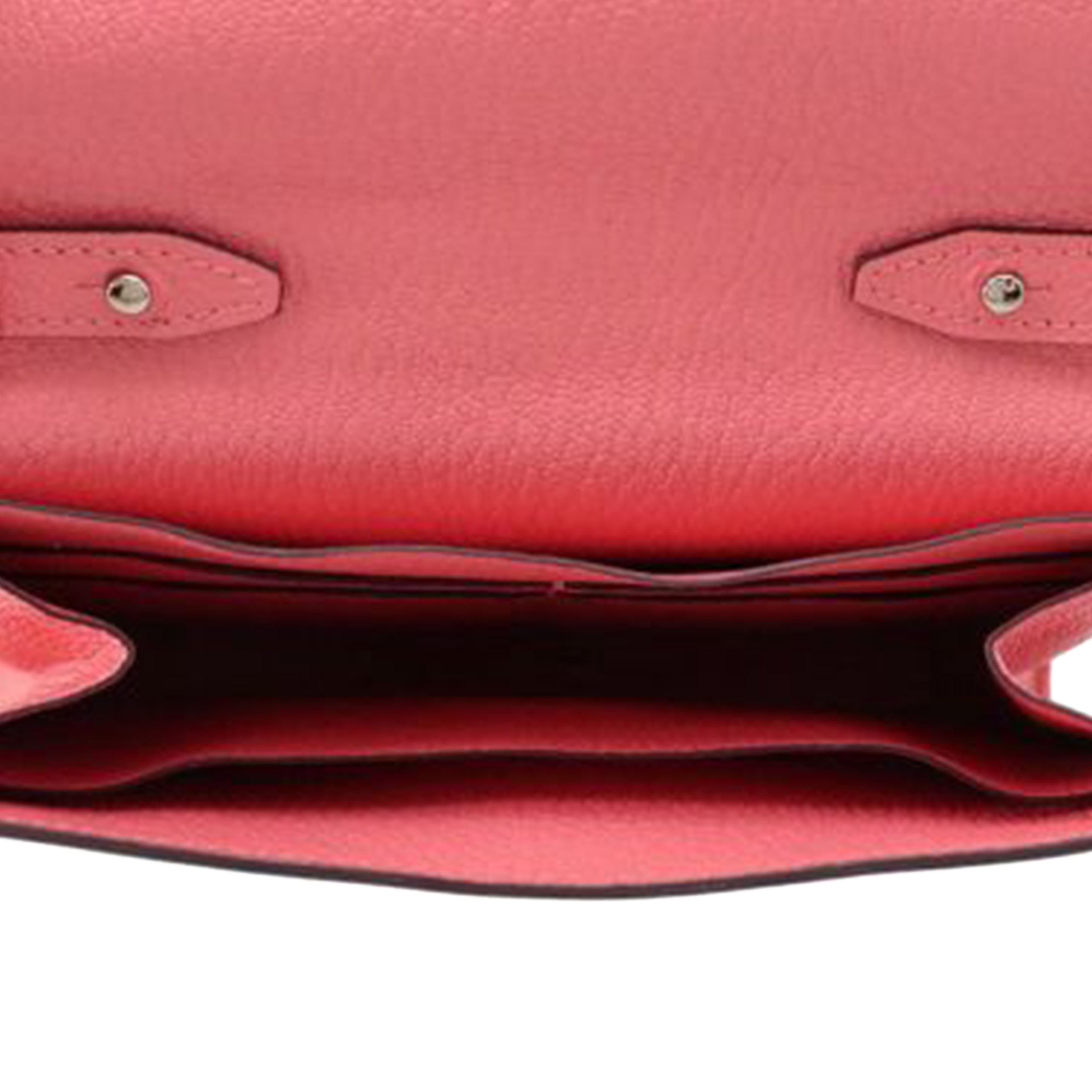 Hermès Chevre Mysore Clic 16 Wallet On Strap, från Luxclusif, i färgen blush. Klicka för att öppna bilden i stort format