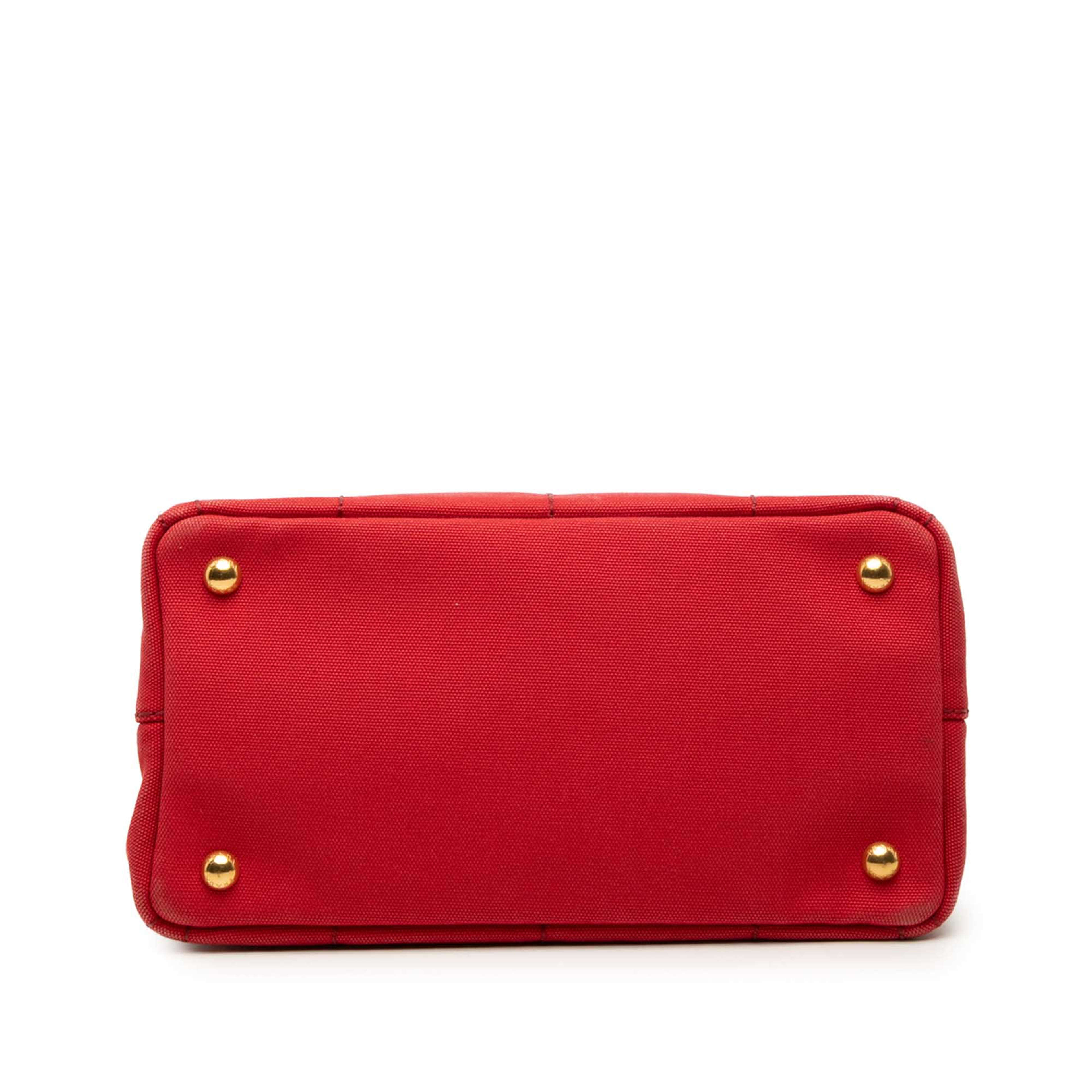 Prada Small Canvas Canapa Logo Tote, från Luxclusif, i färgen röd. Klicka för att öppna bilden i stort format