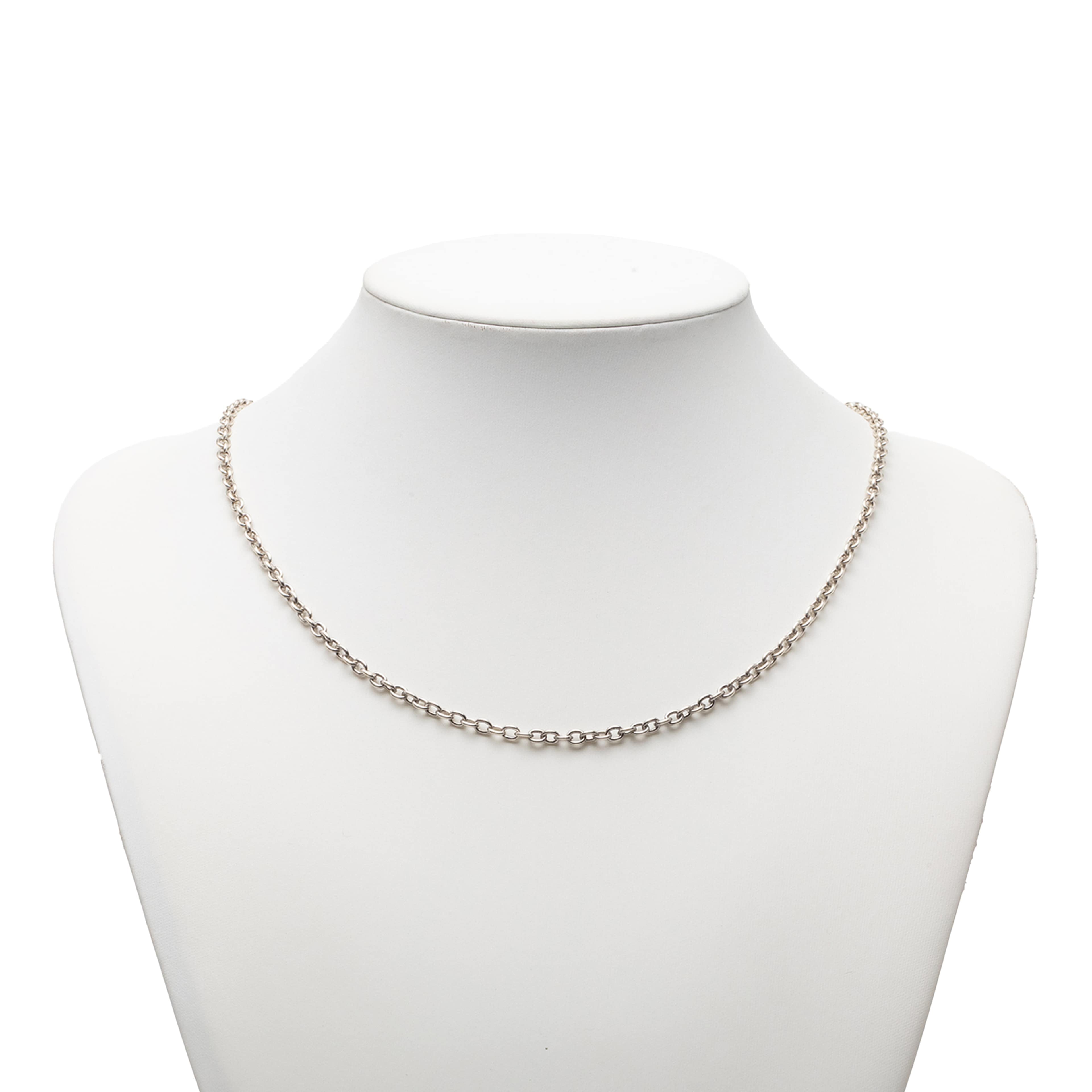 Gucci Sterling Silver Chain Necklace, från Luxclusif, i färgen silver. Klicka för att öppna bilden i stort format