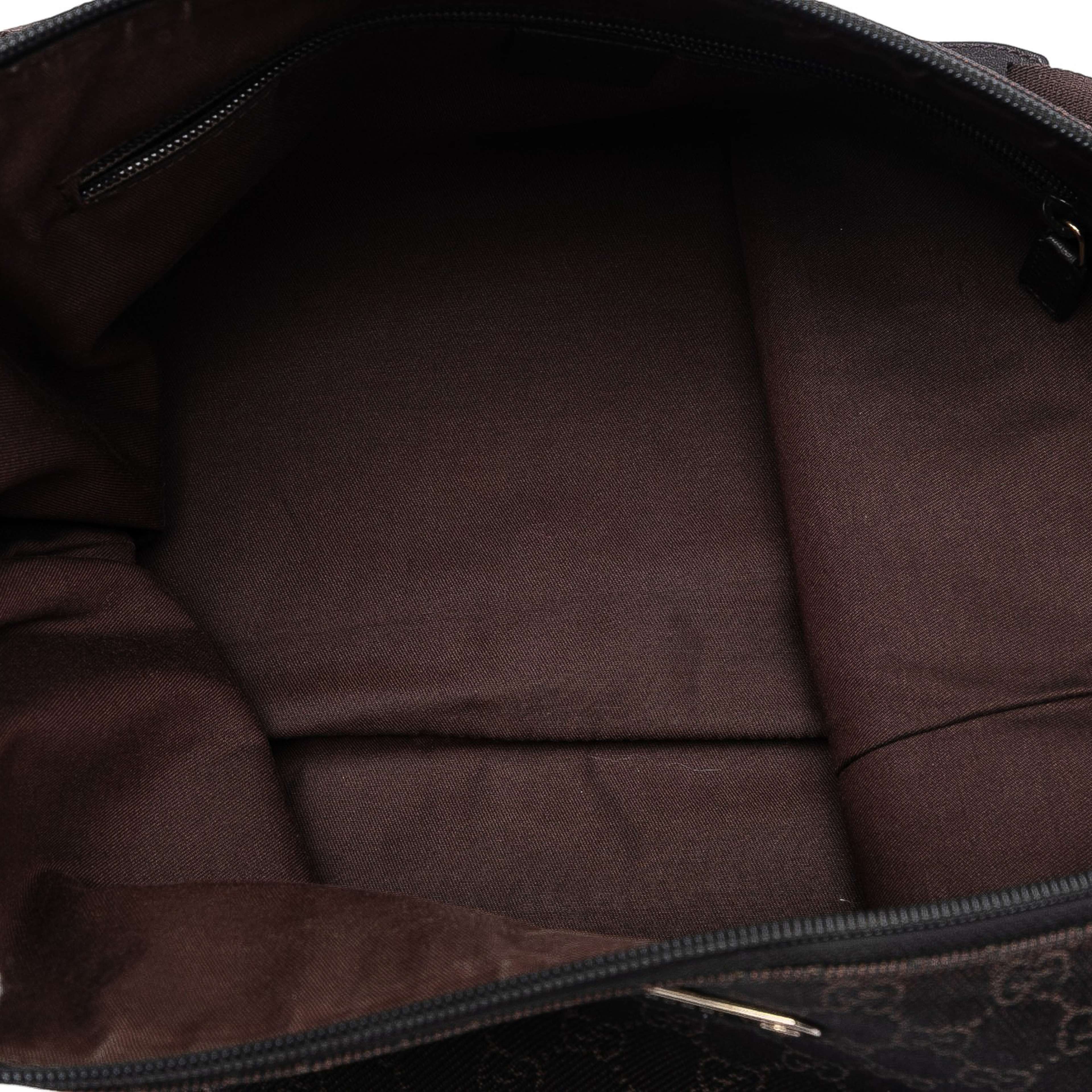 Gucci Gg Denim Crossbody, från Luxclusif, i färgen dark brown. Klicka för att öppna bilden i stort format