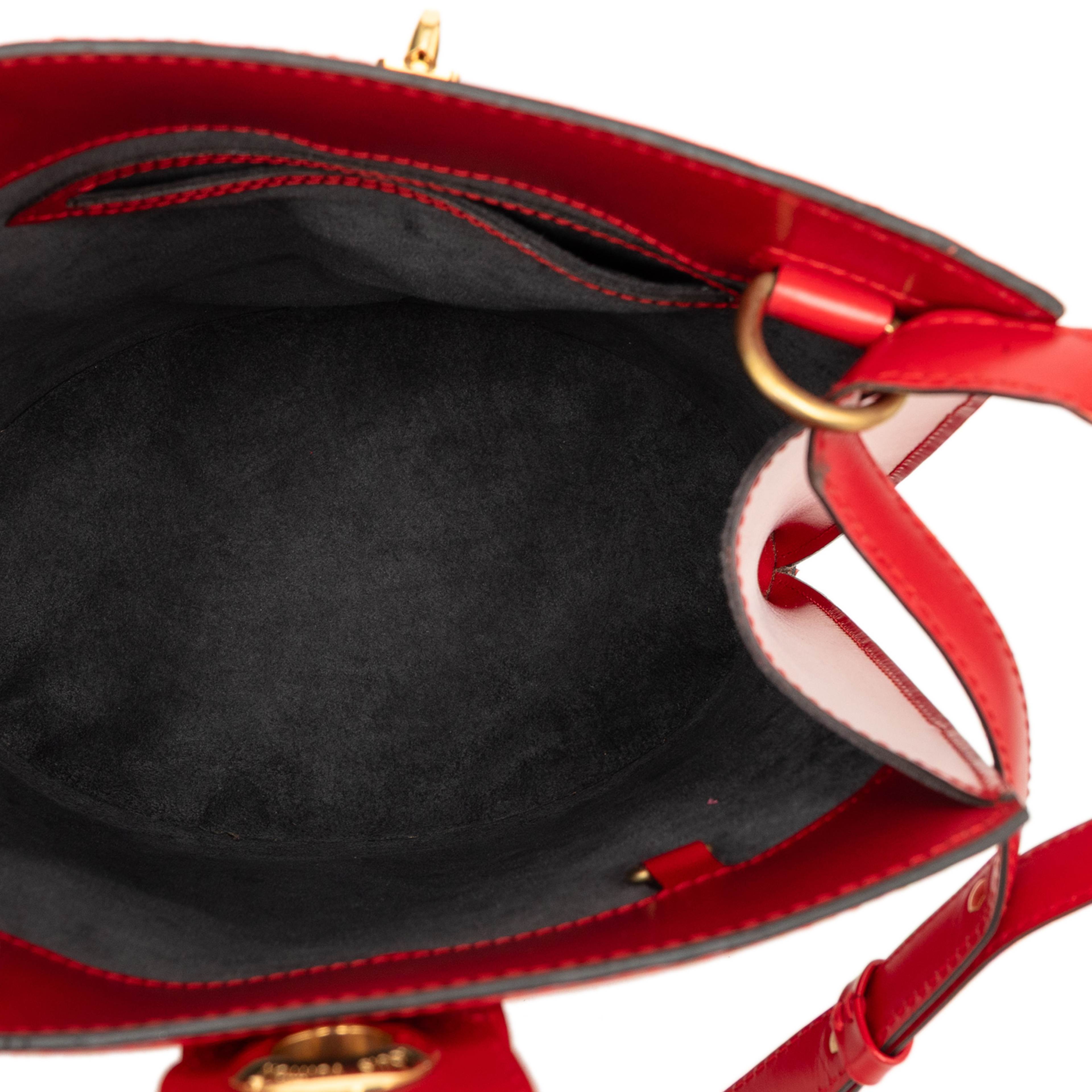 Louis Vuitton Epi Cluny, från Luxclusif, i färgen röd. Klicka för att öppna bilden i stort format