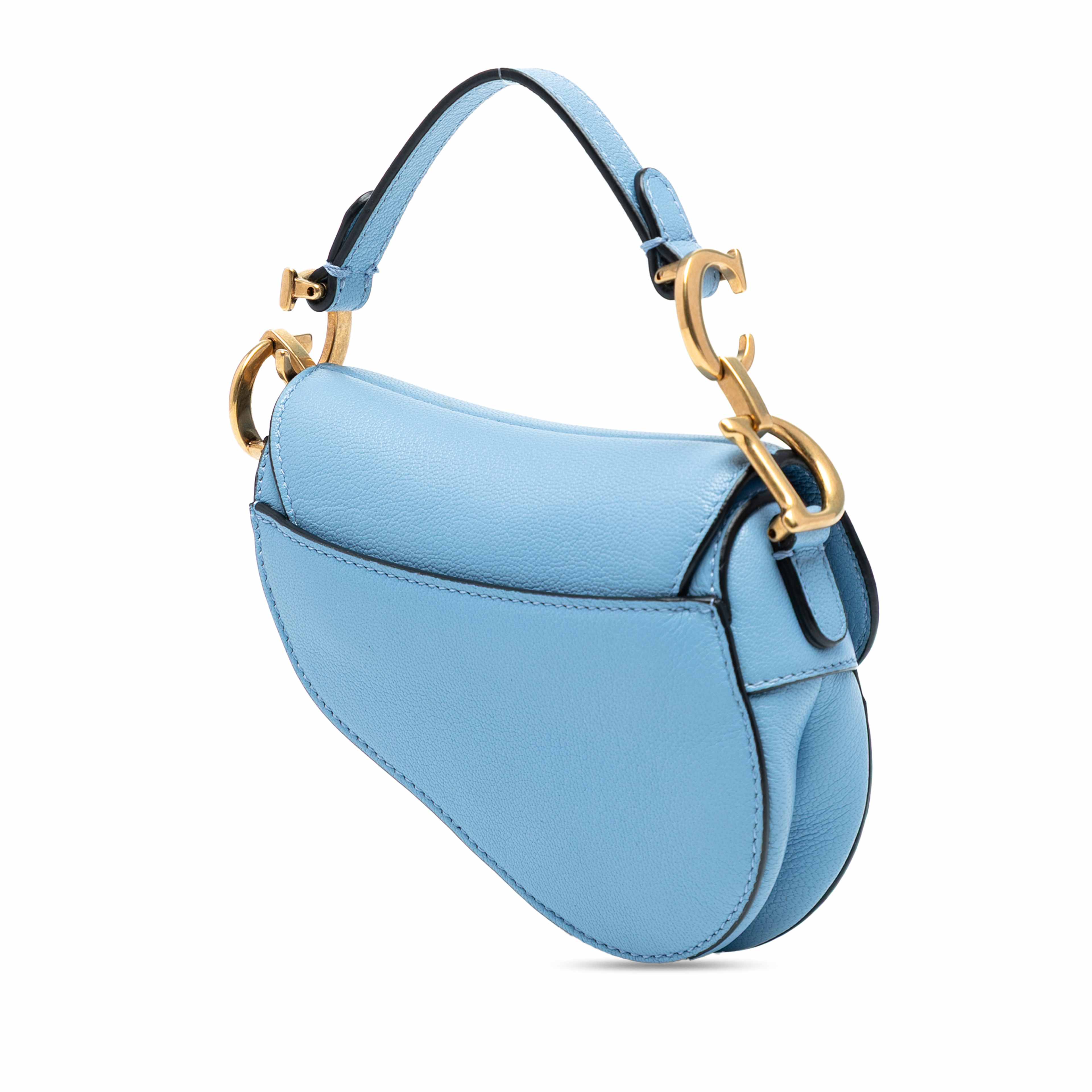 Dior Micro Goatskin Saddle Bag, från Luxclusif, i färgen light blue. Klicka för att öppna bilden i stort format