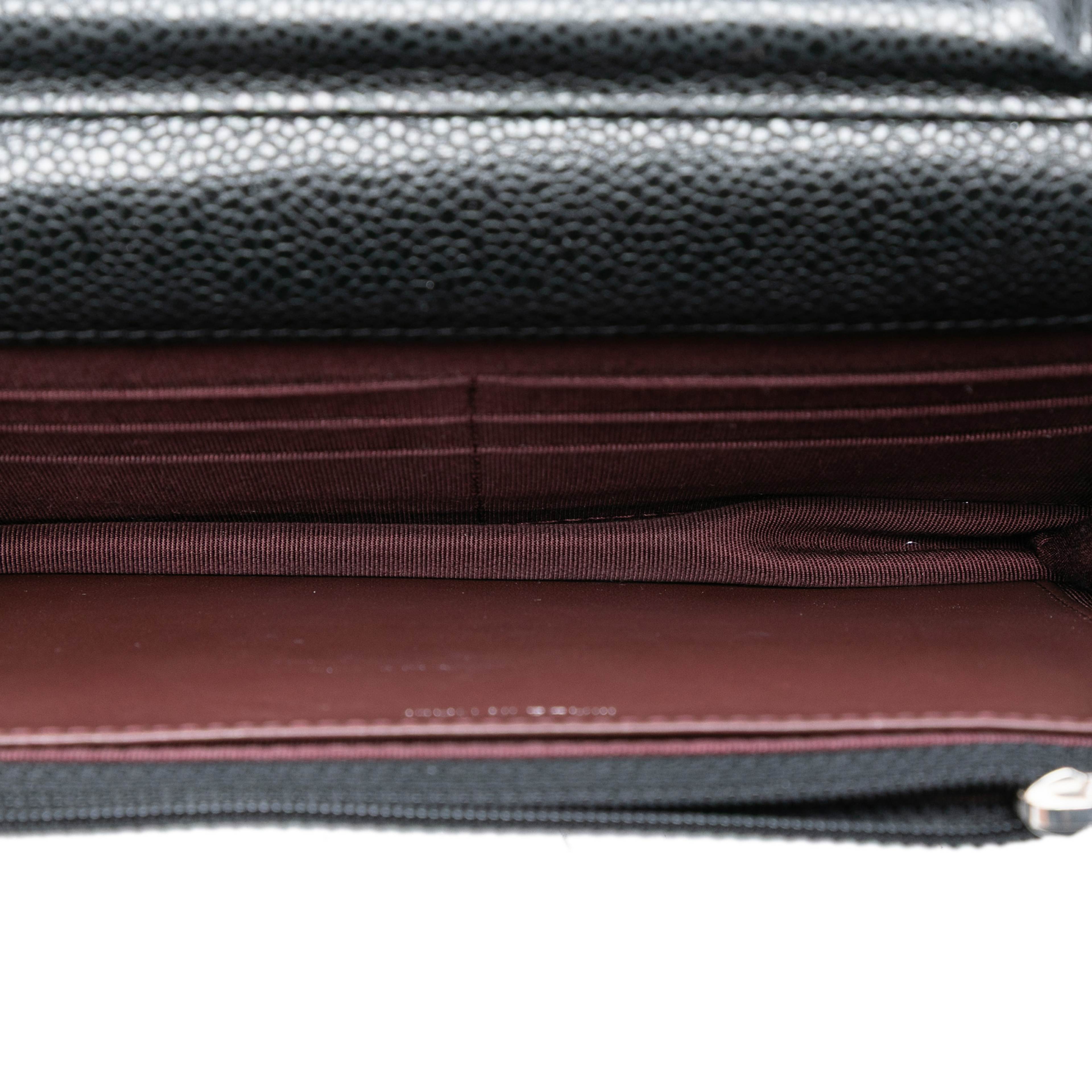 Chanel Cc Chevron Caviar Wallet On Chain, från Luxclusif, i färgen black. Klicka för att öppna bilden i stort format