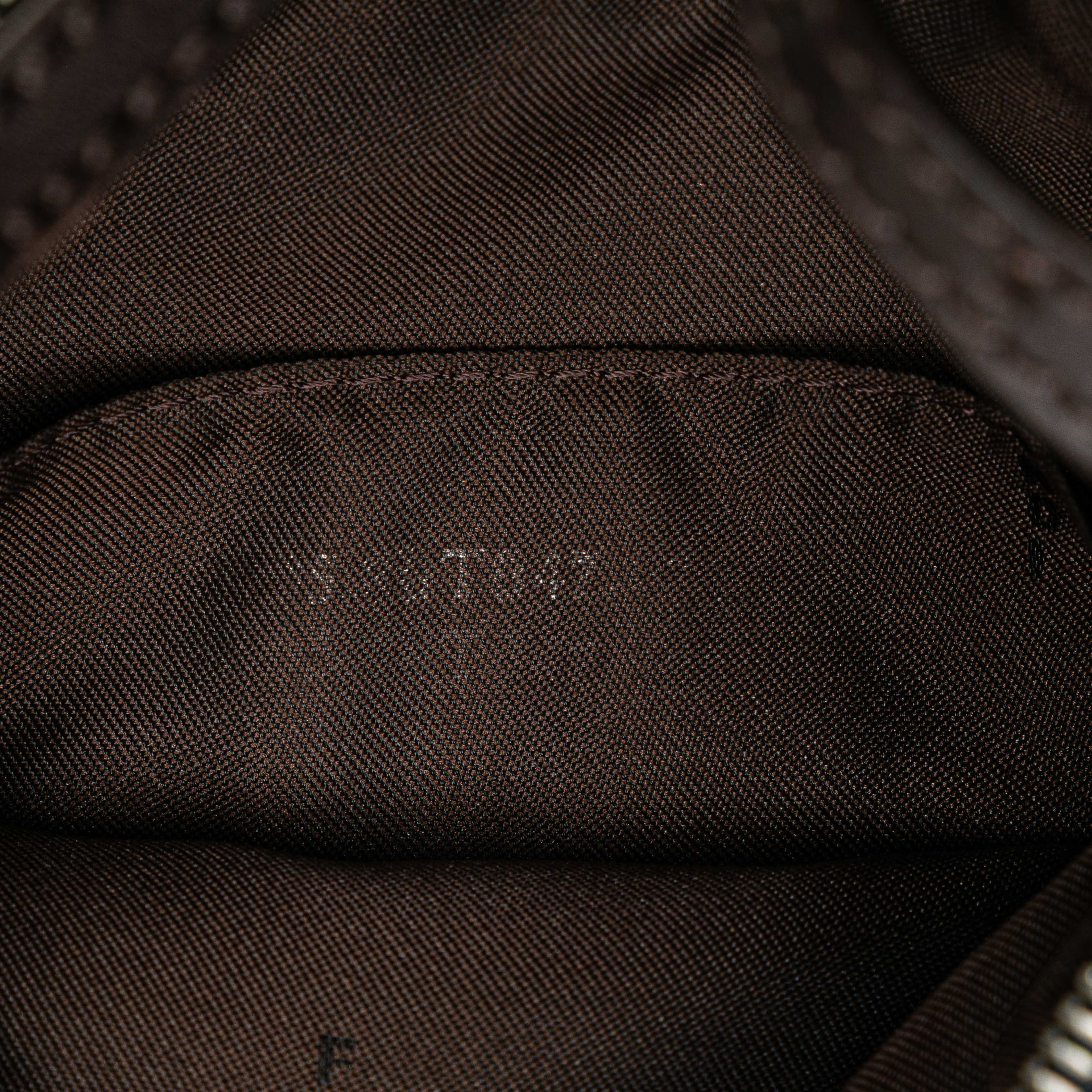 Fendi Zucchino Denim Crossbody, från Luxclusif, i färgen dark blue. Klicka för att öppna bilden i stort format