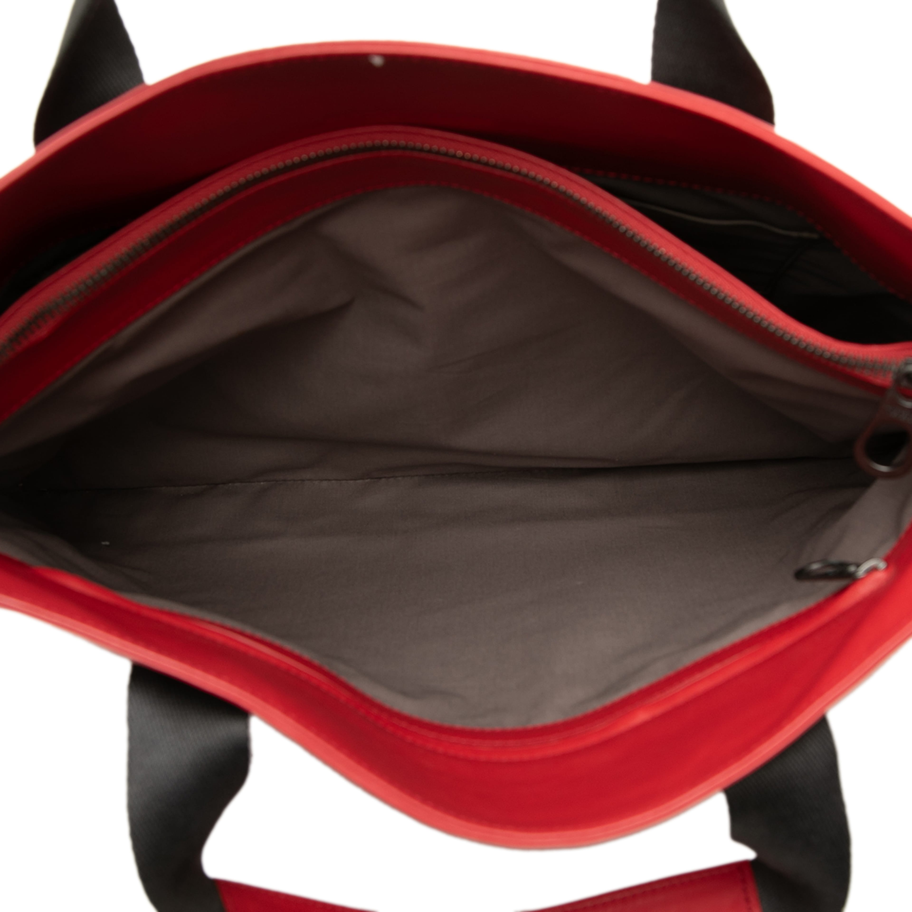 Bottega Veneta Nappa Intrecciato Briefcase, från Luxclusif, i färgen röd. Klicka för att öppna bilden i stort format
