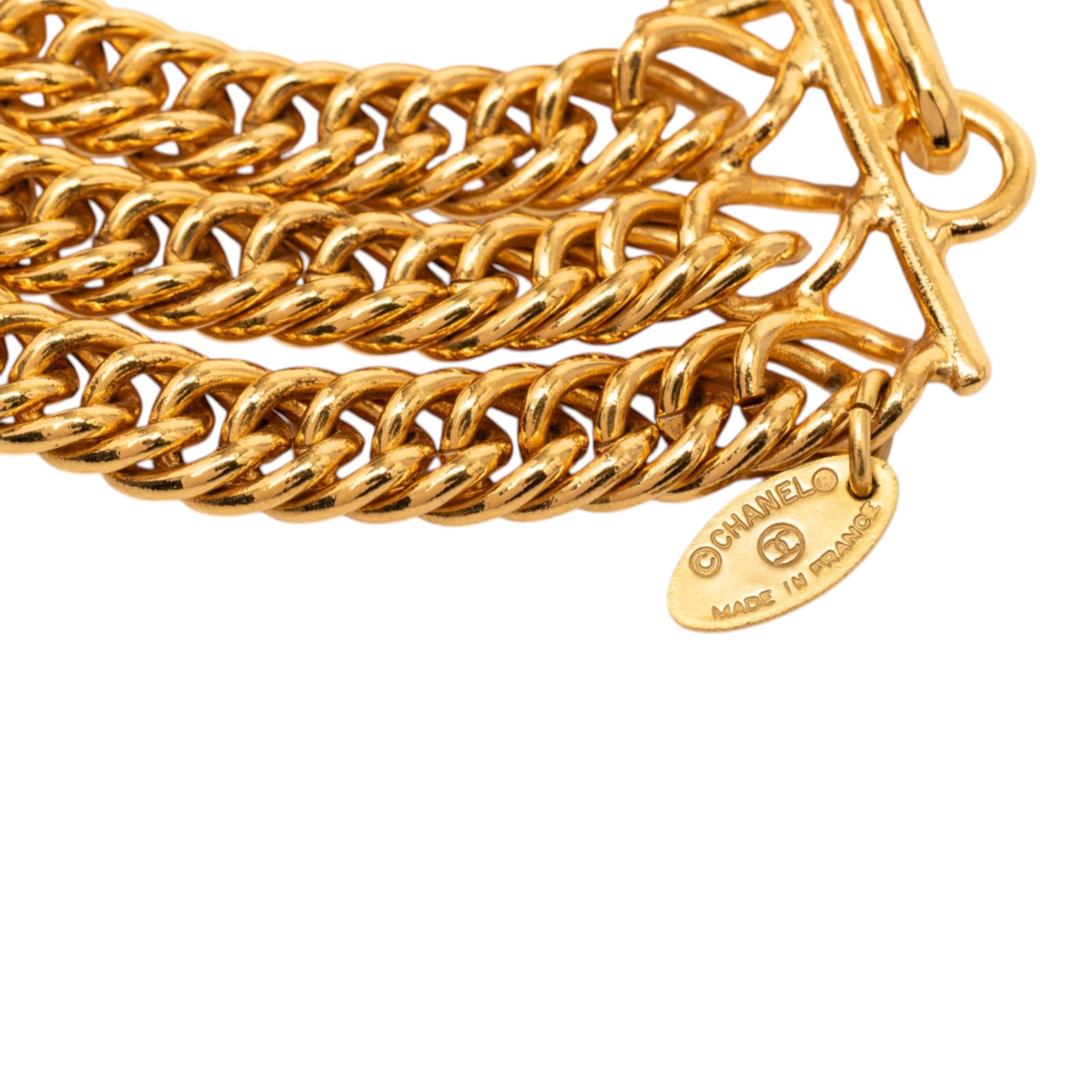 Chanel Gold Plated Medallion Multistrand Chain Choker Necklace, från Luxclusif, i färgen gold. Klicka för att öppna bilden i stort format