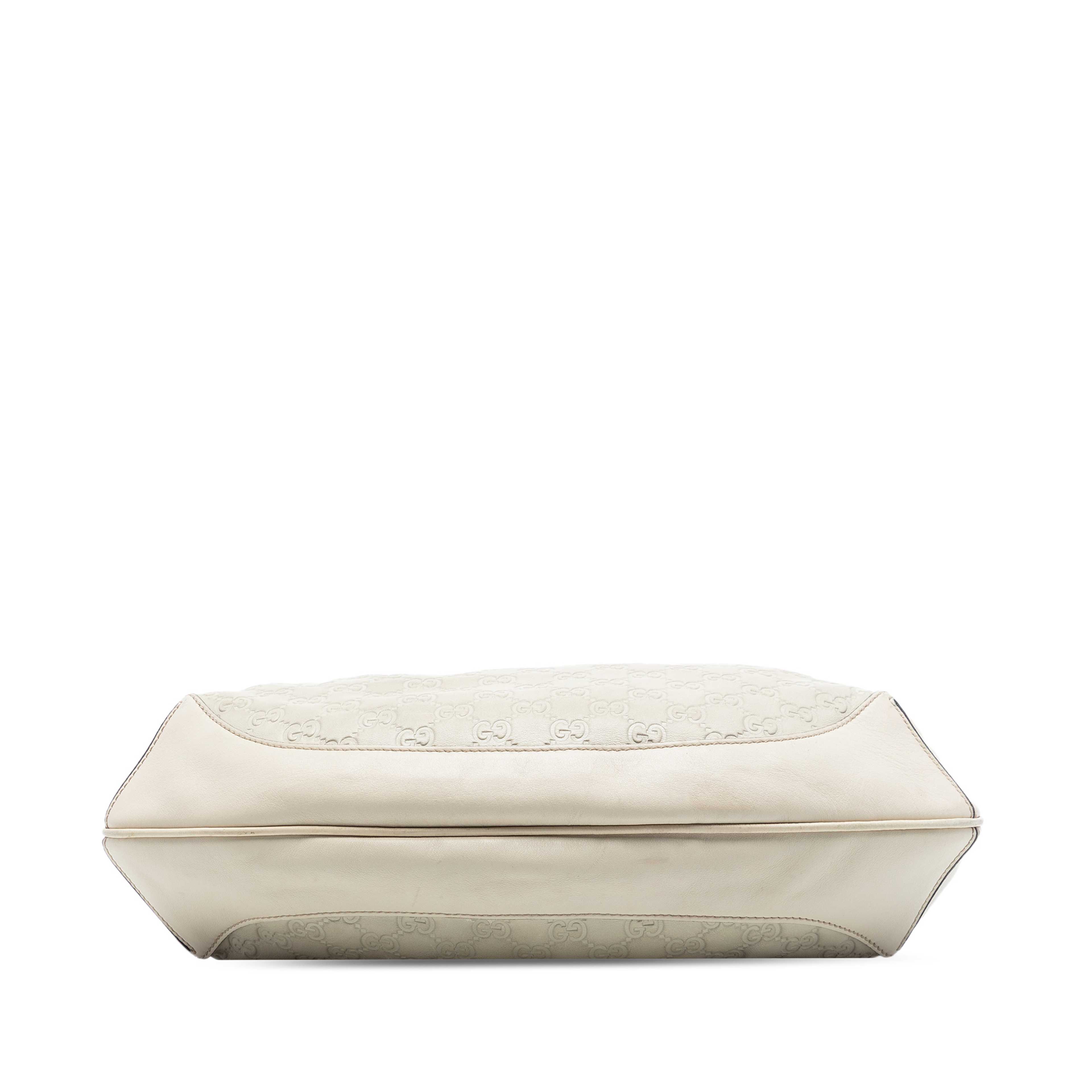 Gucci Bamboo Guccissima Peggy Satchel, från Luxclusif, i färgen white. Klicka för att öppna bilden i stort format