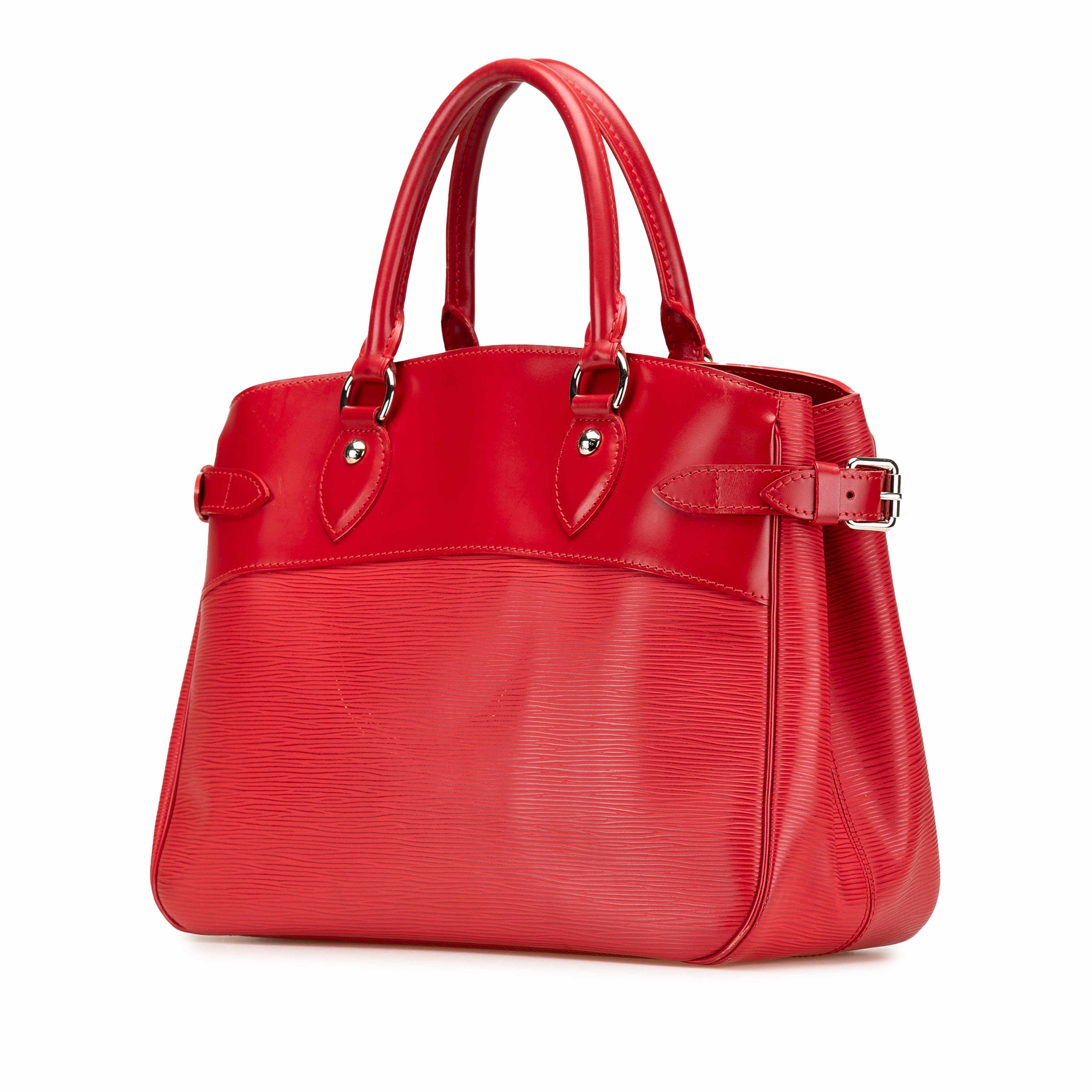 Louis Vuitton Epi Passy Pm, från Luxclusif, i färgen red. Klicka för att öppna bilden i stort format