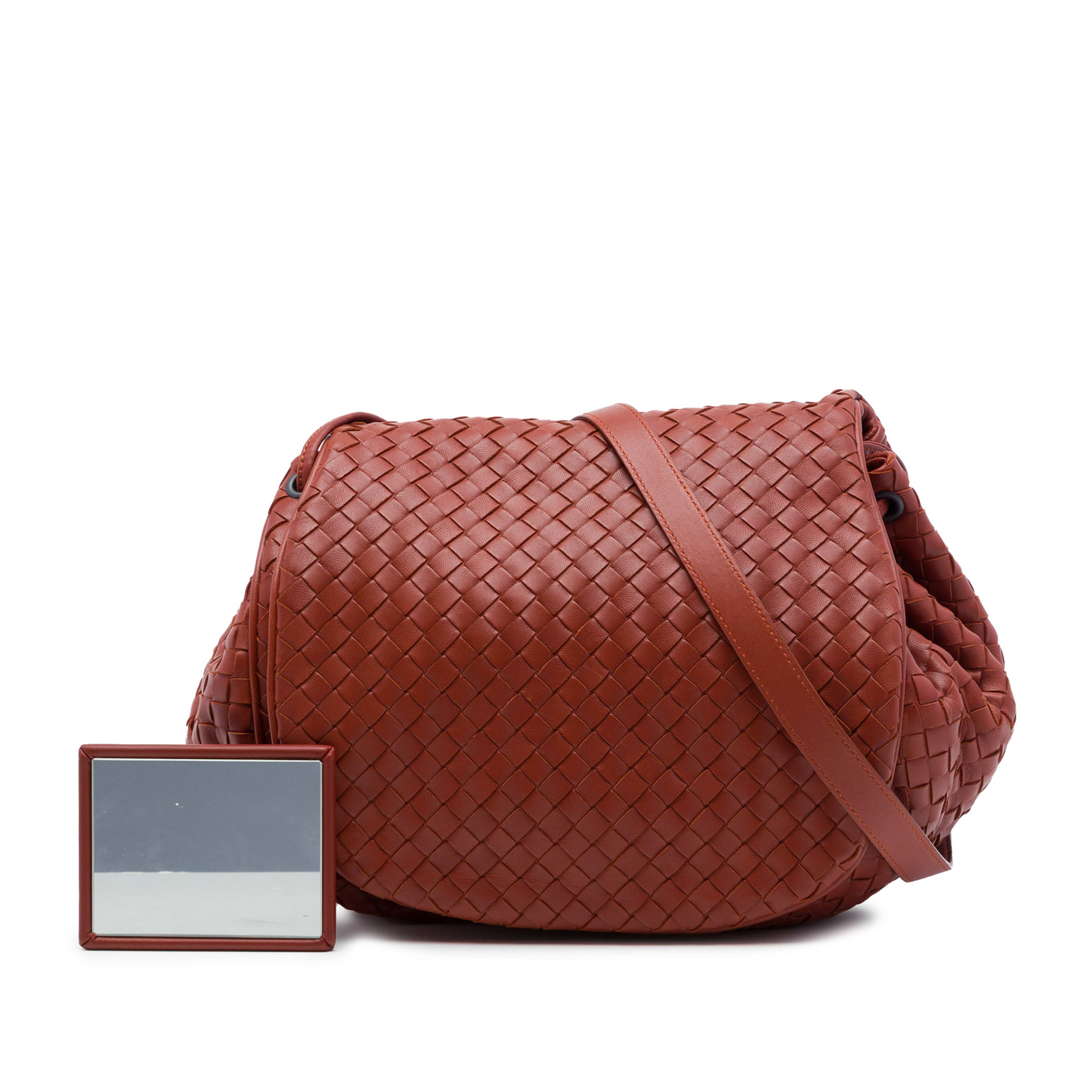Bottega Veneta Nappa Intrecciato Flap Crossbody, från Luxclusif, i färgen brun. Klicka för att öppna bilden i stort format