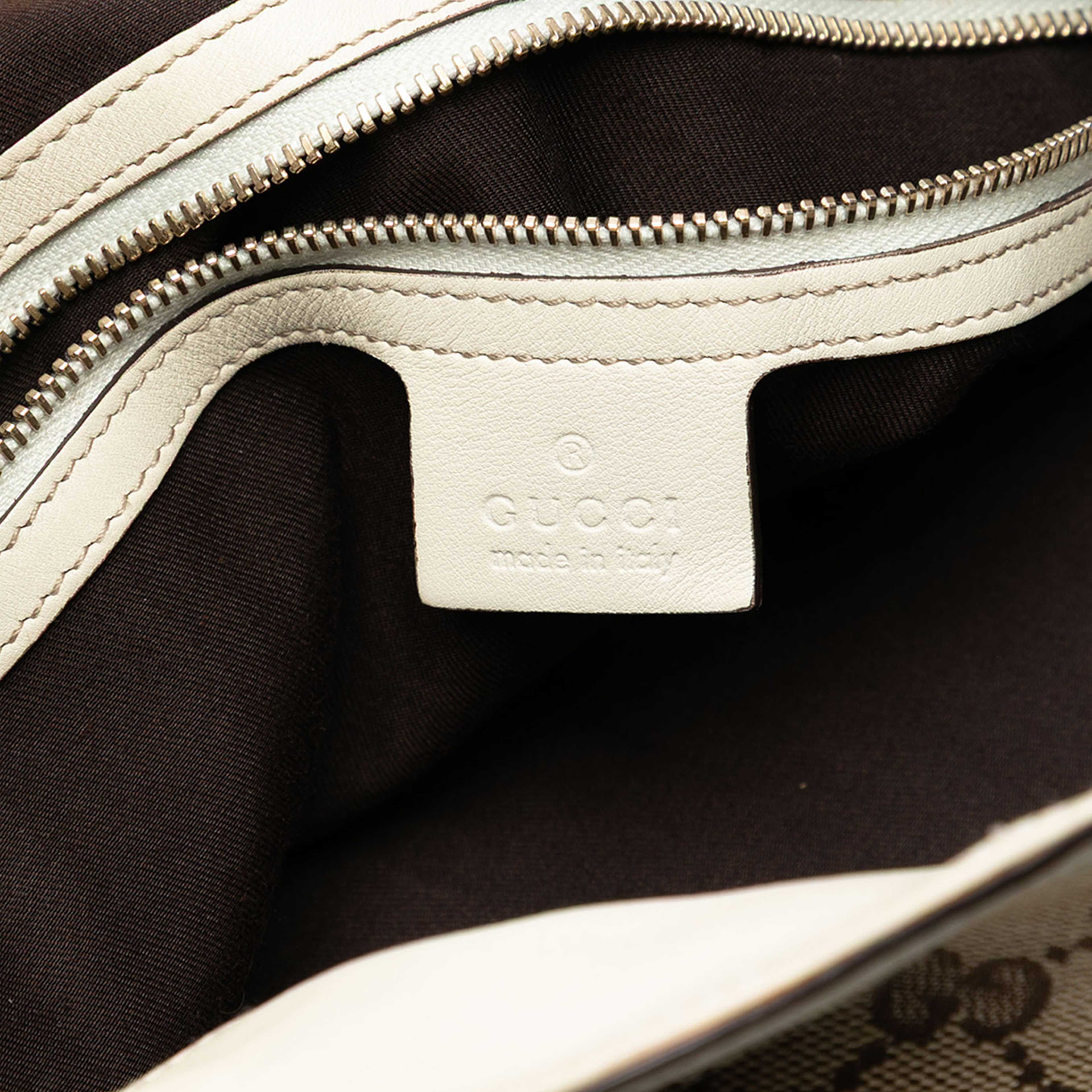 Gucci Gg Canvas Peggy Bamboo Hobo, från Luxclusif, i färgen beige. Klicka för att öppna bilden i stort format