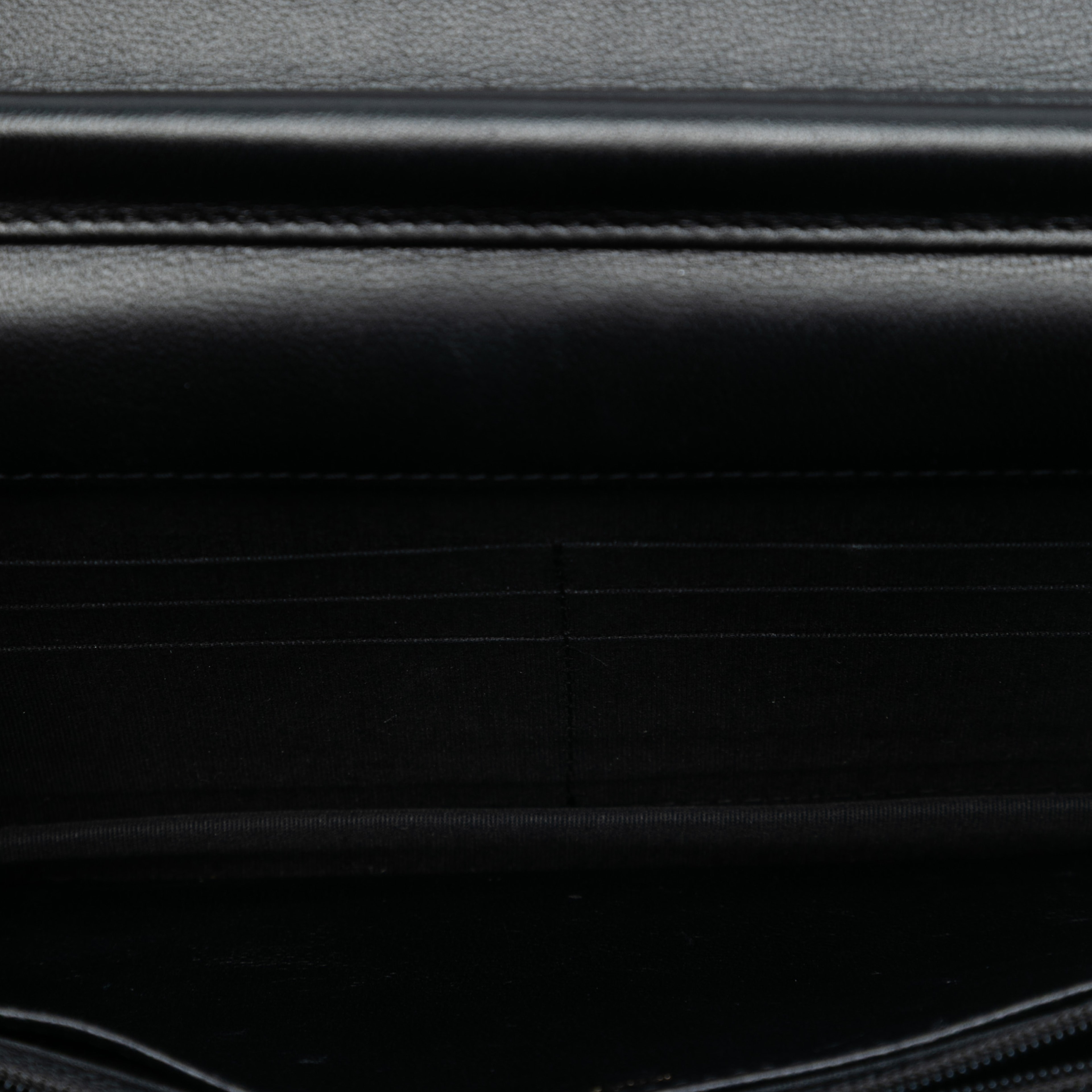 Chanel Quilted Lambskin Cc Charm Wallet On Chain, från Luxclusif, i färgen black. Klicka för att öppna bilden i stort format