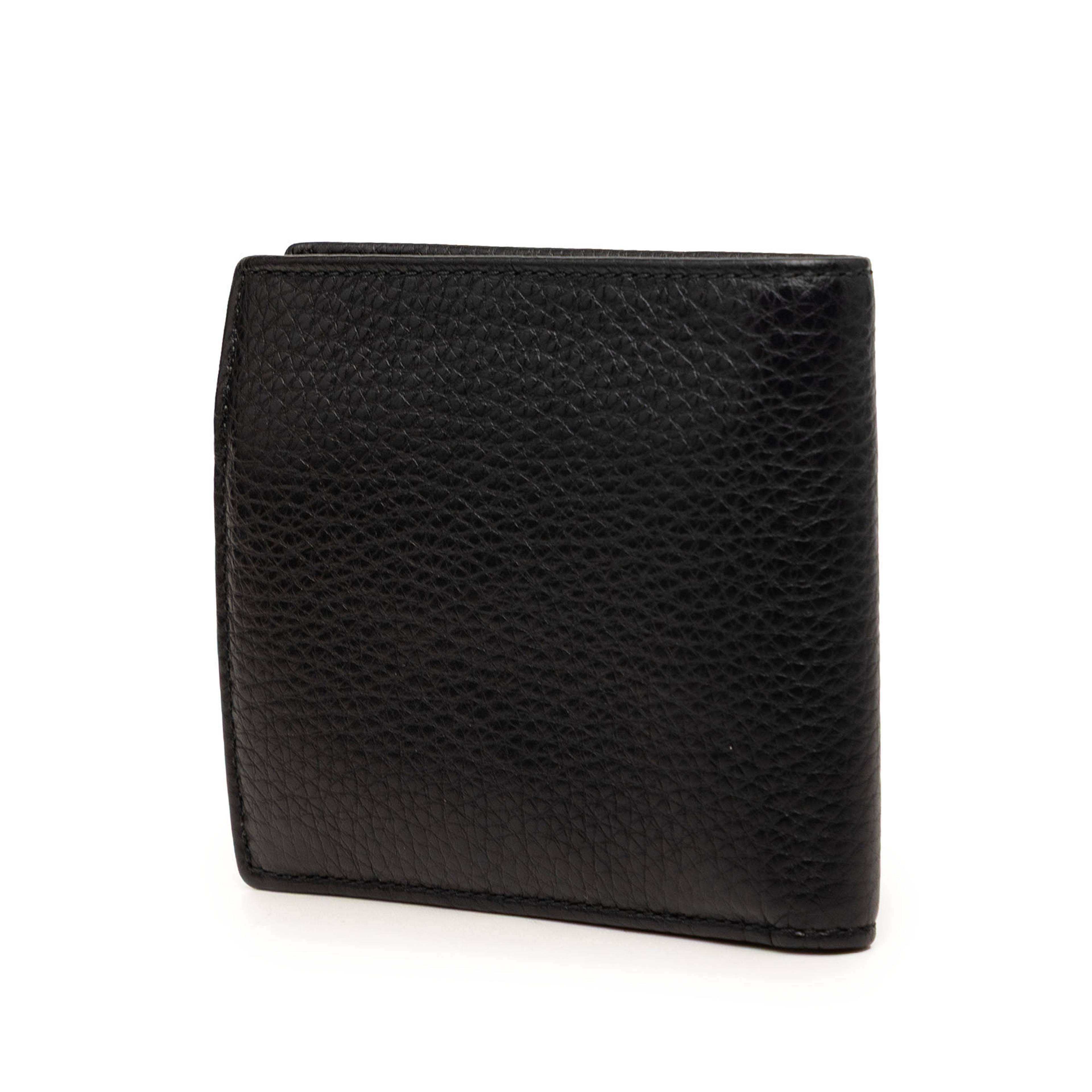 Gucci Calfskin Web Interlocking G Bifold Wallet, från Luxclusif, i färgen black. Klicka för att öppna bilden i stort format