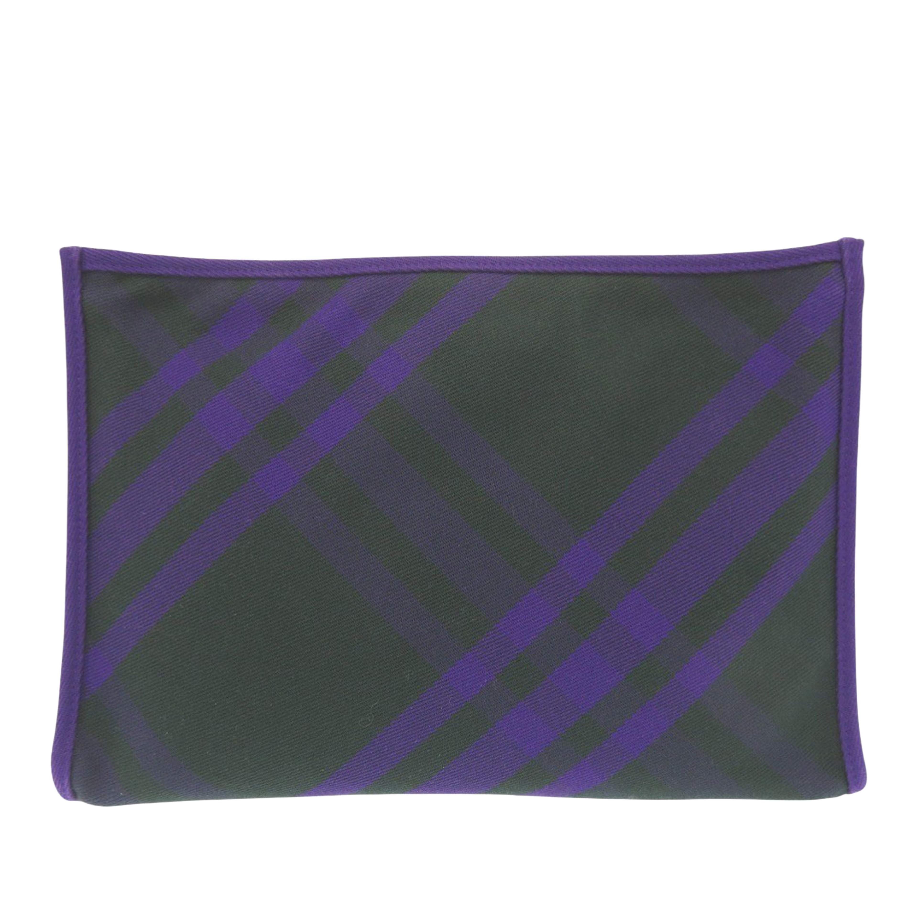 Burberry Supernova Check Canvas Clutch, från Luxclusif, i färgen purpur. Klicka för att öppna bilden i stort format