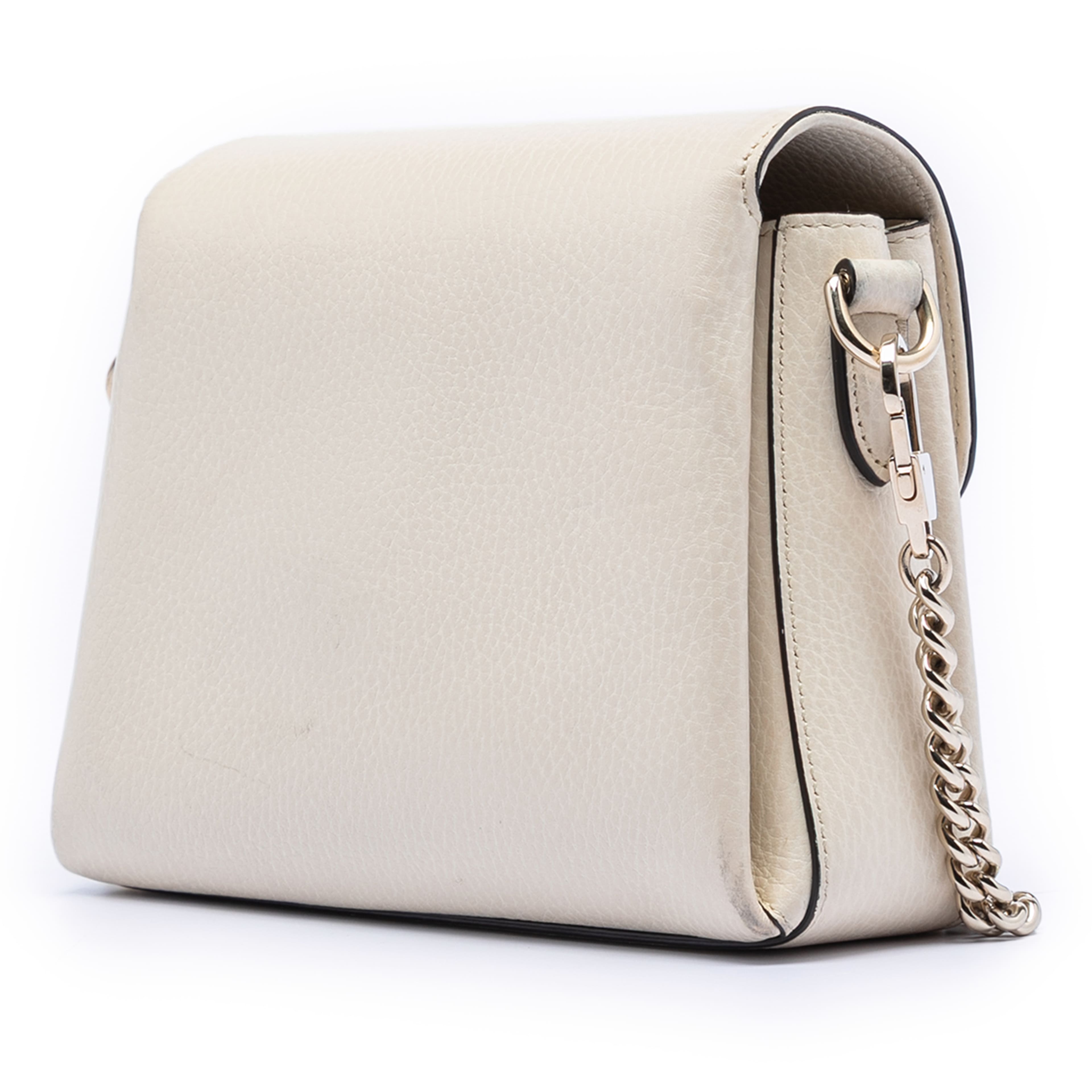 Gucci Small Dollar Calfskin Interlocking G Crossbody, från Luxclusif, i färgen ivory. Klicka för att öppna bilden i stort format