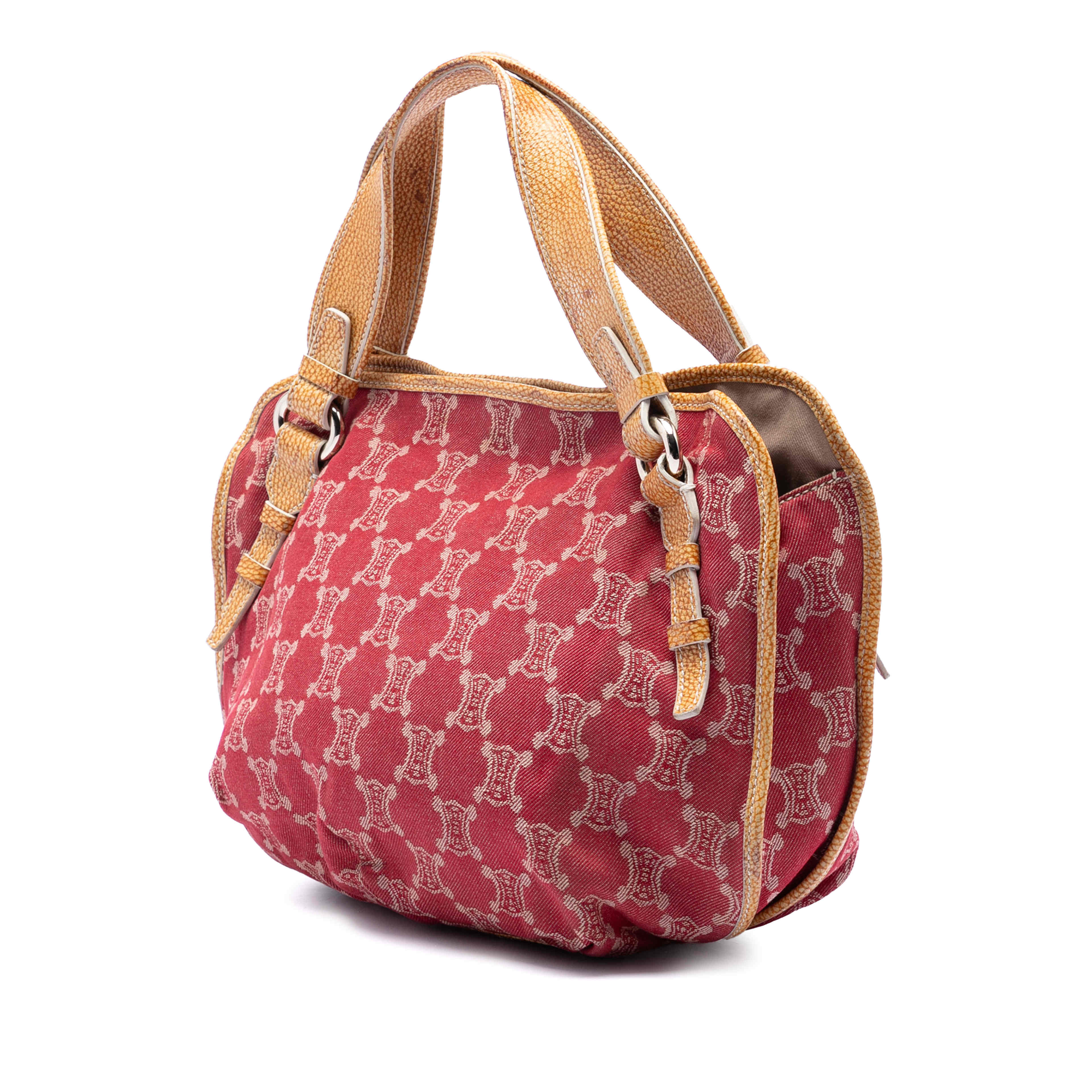 Celine Macadam Denim Bittersweet Hobo, från Luxclusif, i färgen red. Klicka för att öppna bilden i stort format