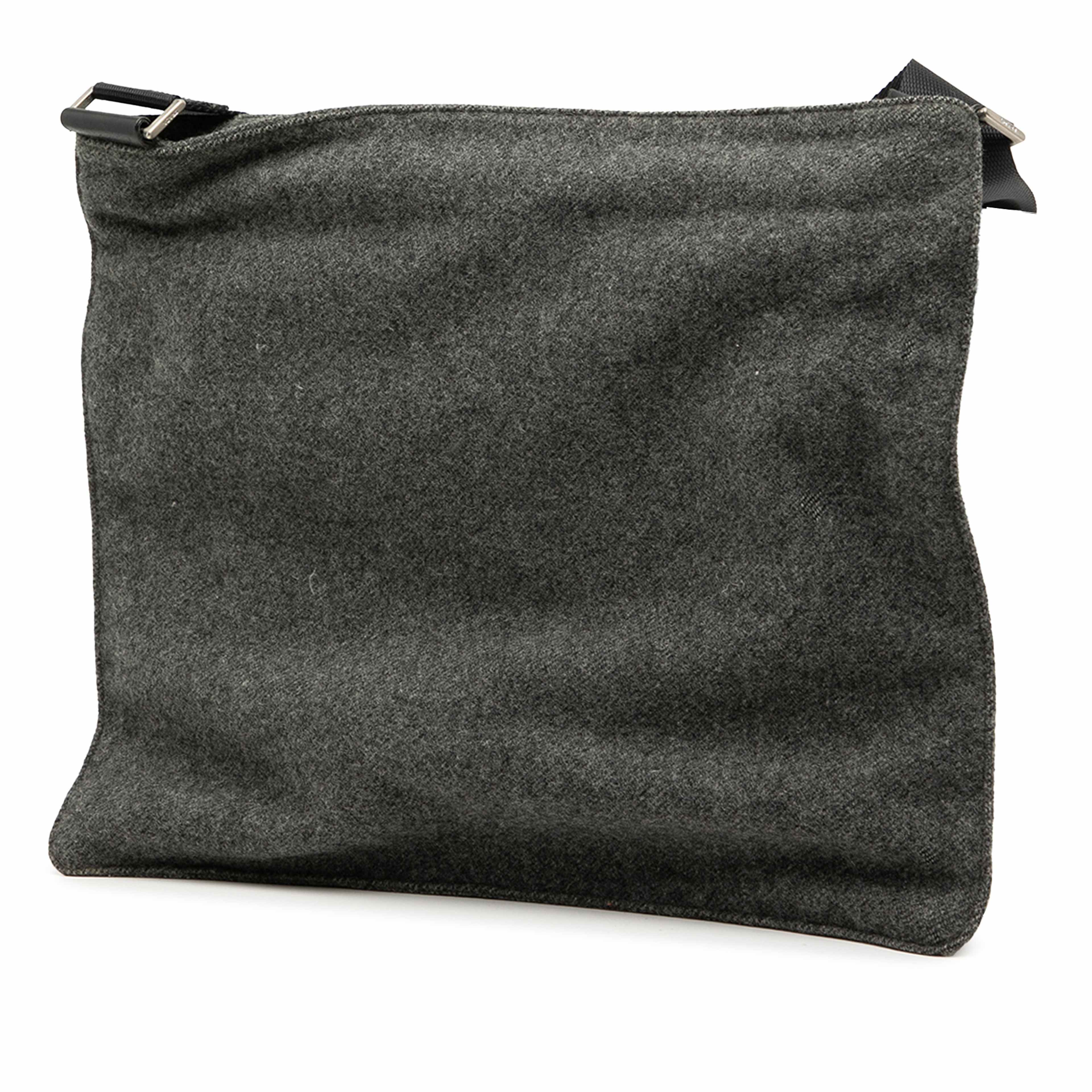 Prada Wool Crossbody, från Luxclusif, i färgen dark gray. Klicka för att öppna bilden i stort format